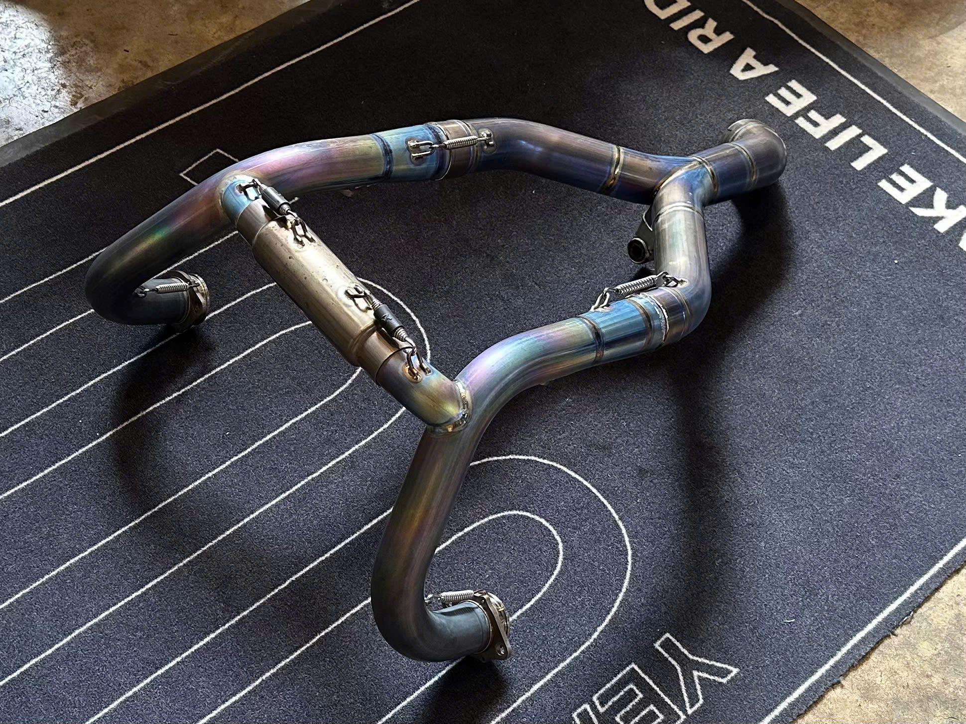 Cổ pô Akrapovic cho BMW R Ninet - 546 KG