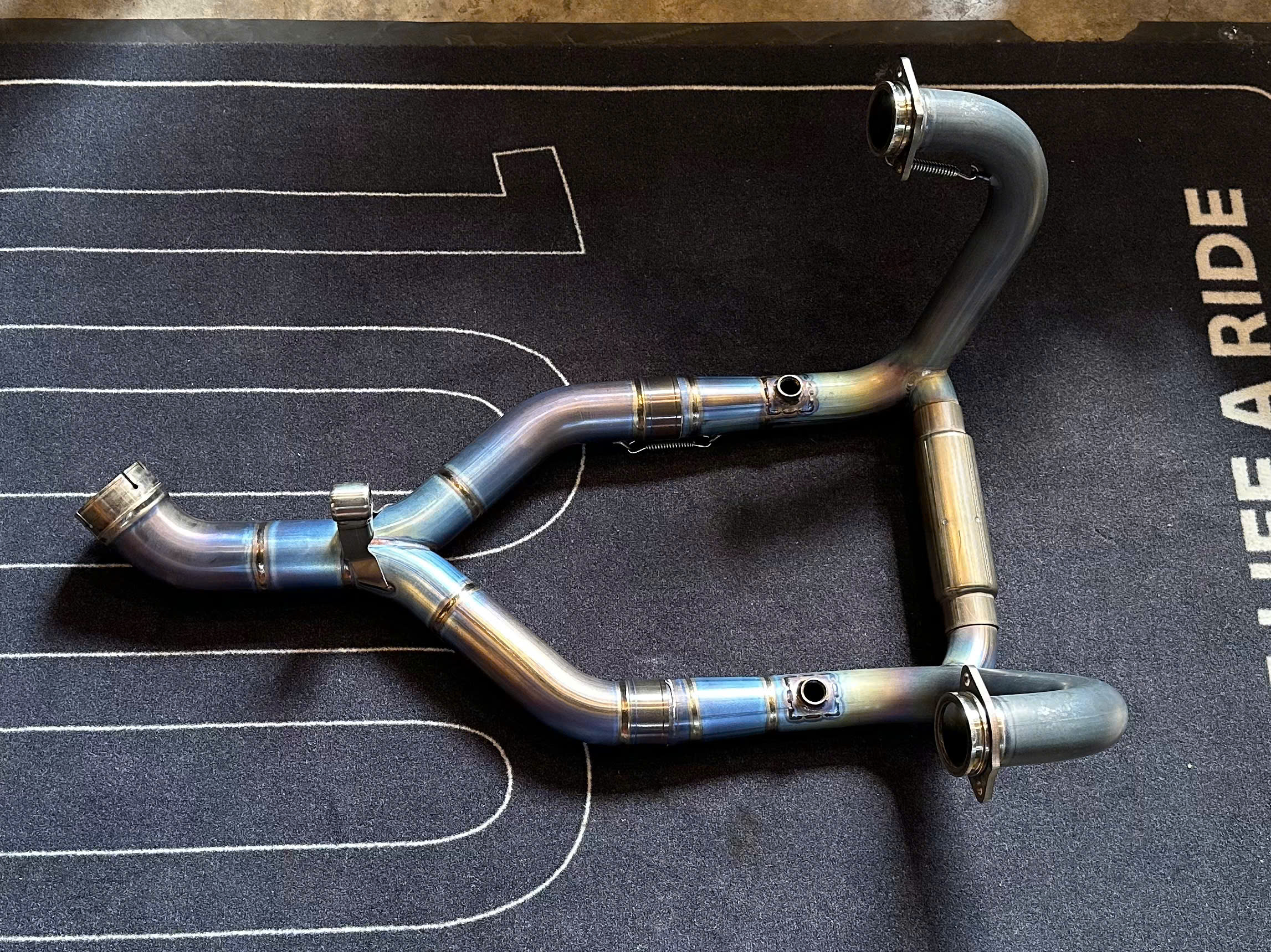 Cổ pô Akrapovic cho BMW R Ninet - 546 KG