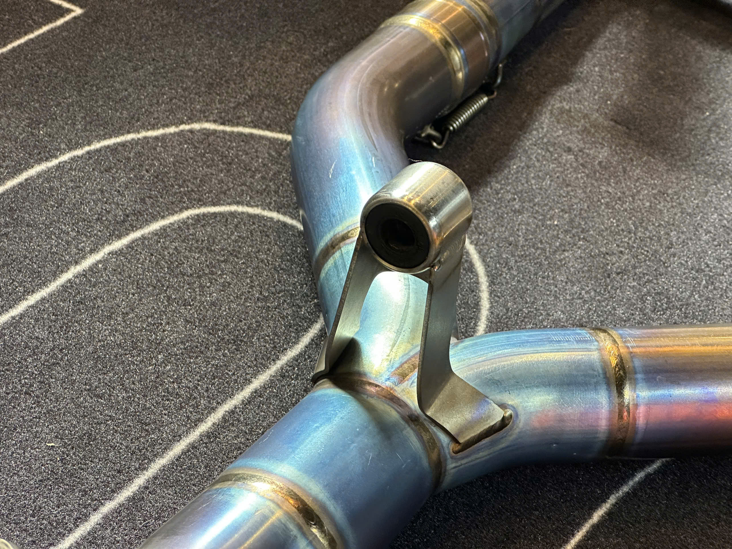 Cổ pô Akrapovic cho BMW R Ninet - 546 KG