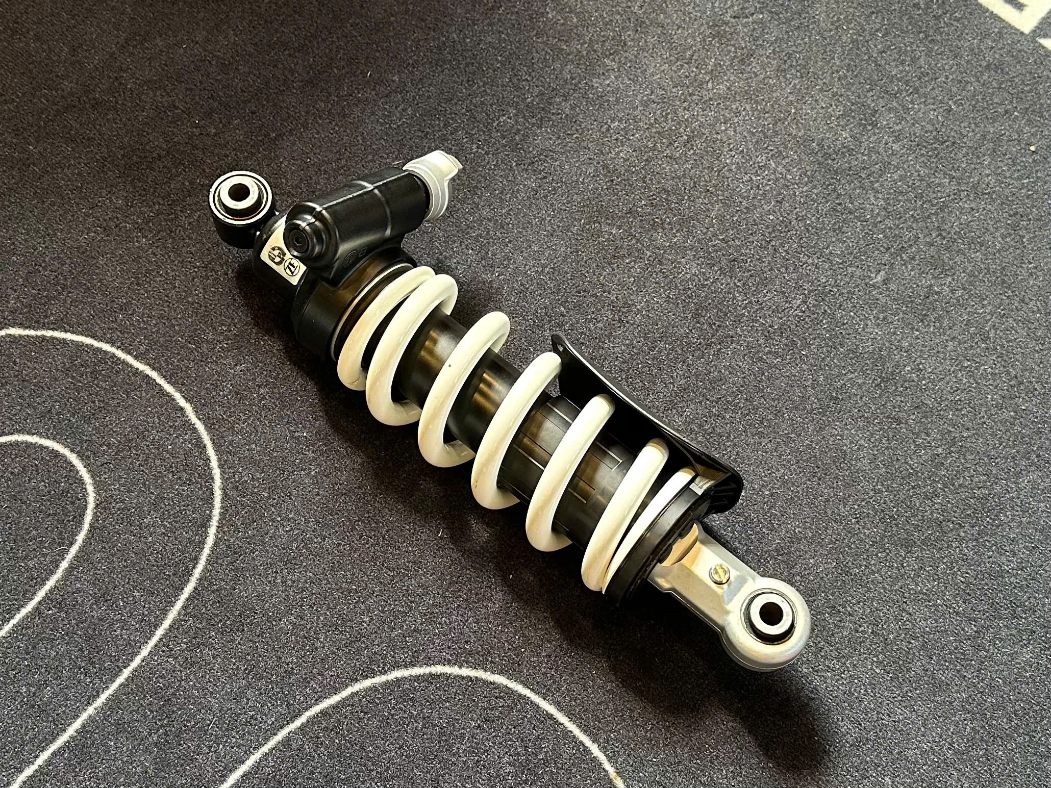 Phuộc sau zin BMW R Ninet - 547 KG