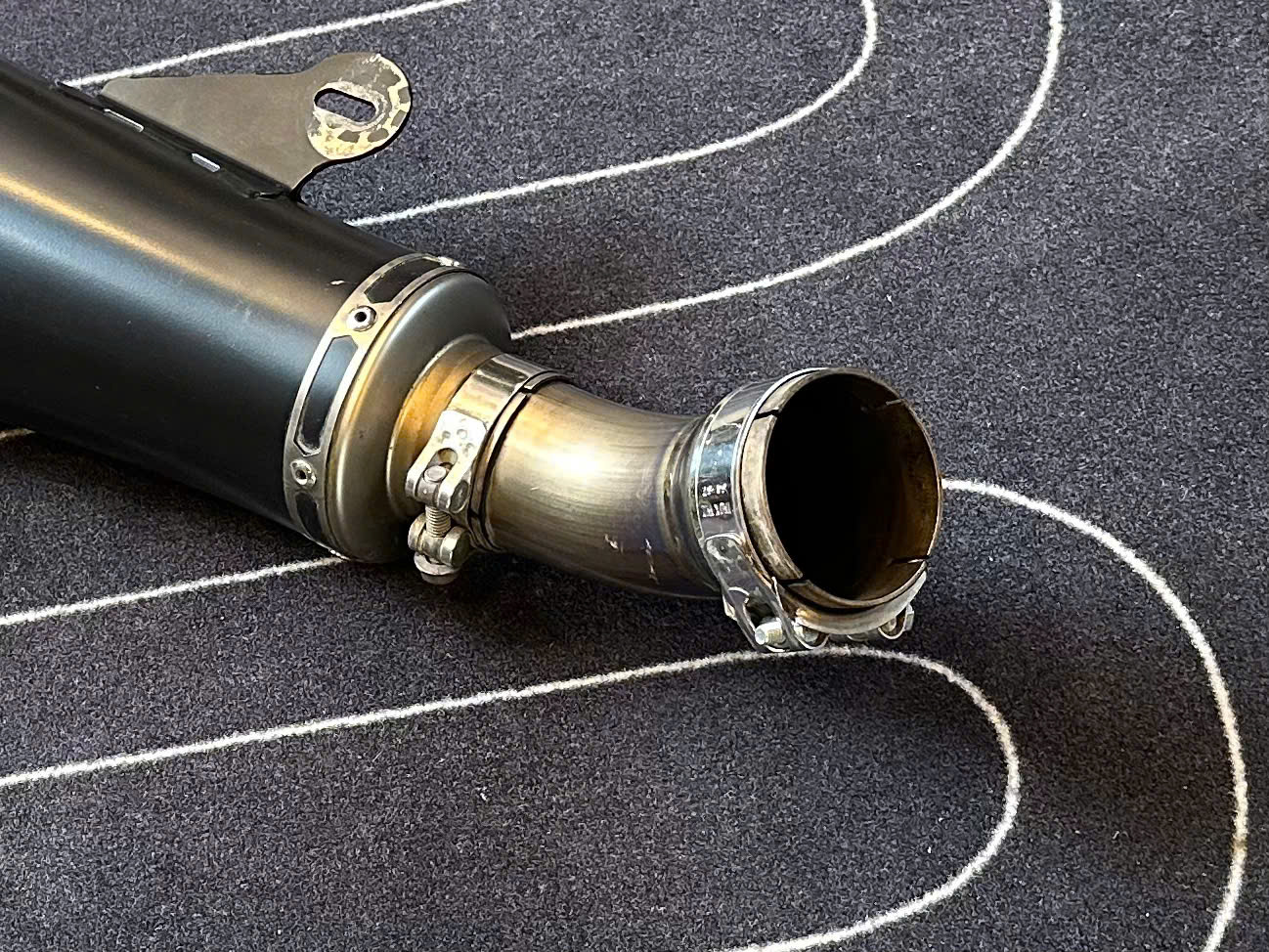 Pô Akrapovic Slip on cho BMW R Ninet (ga dây) - 555 KG