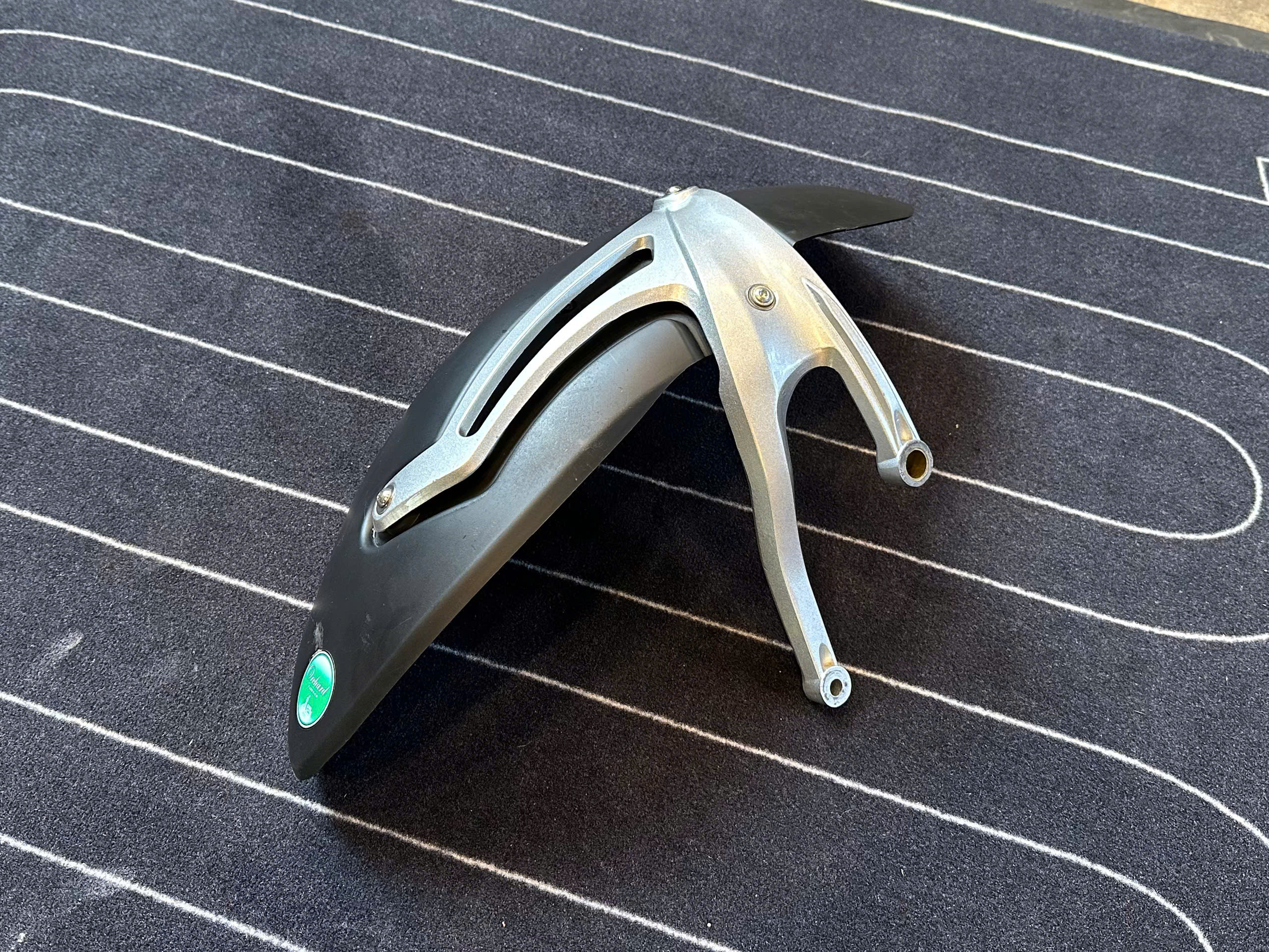 Vè chắn bùn BMW R Ninet - 557 KG