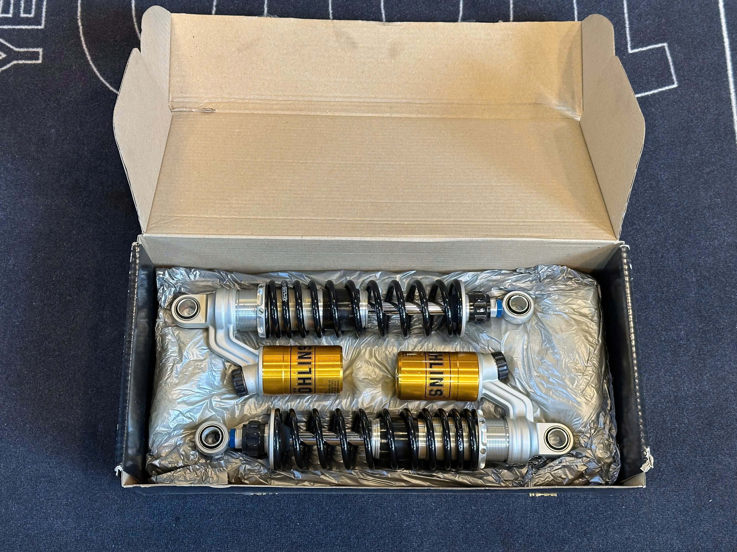 Cặp phuộc sau Ohlins Triumph Speed Twin 900 - 568KG