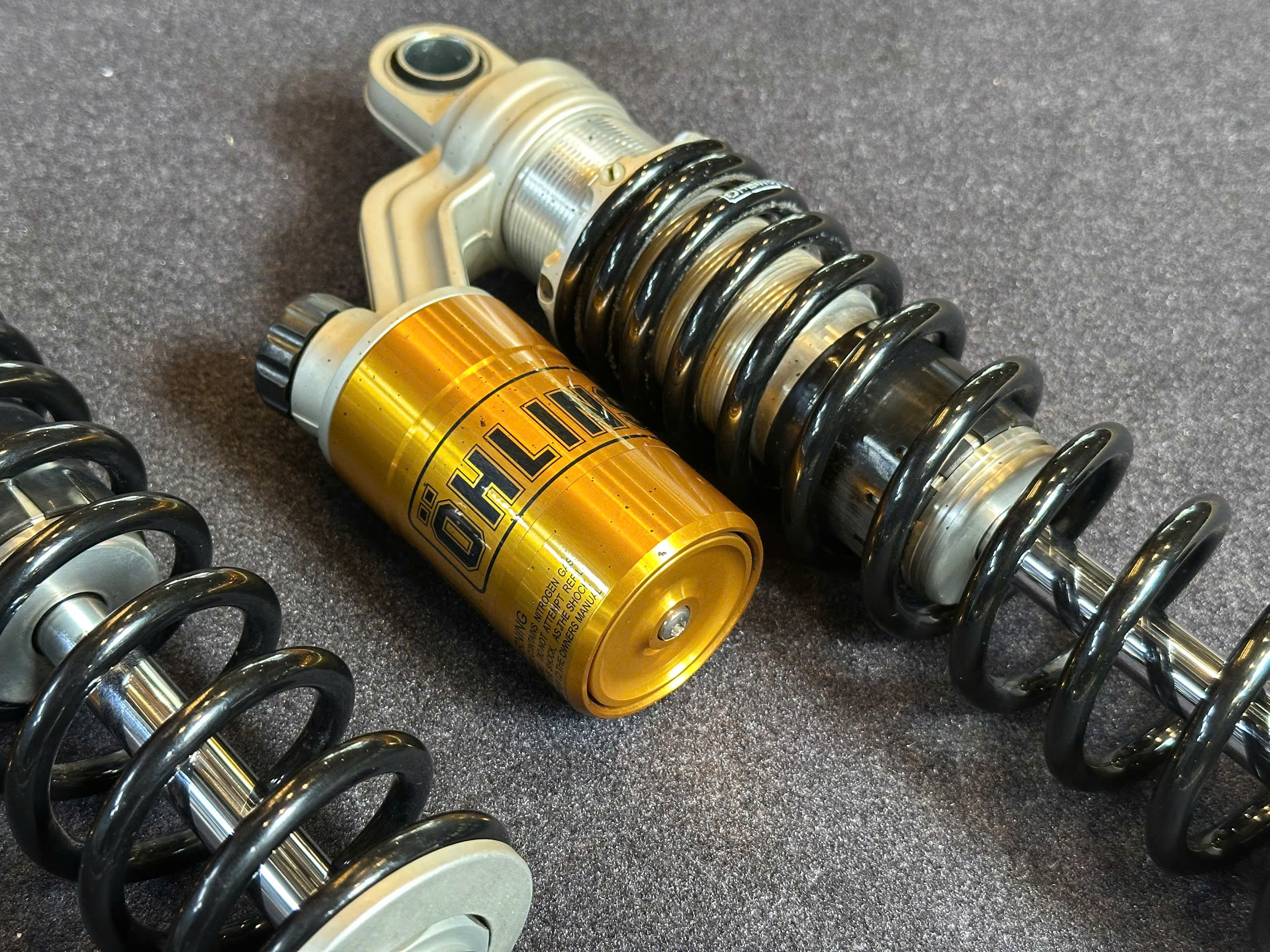 Cặp phuộc sau Ohlins Triumph Speed Twin 900 - 568KG
