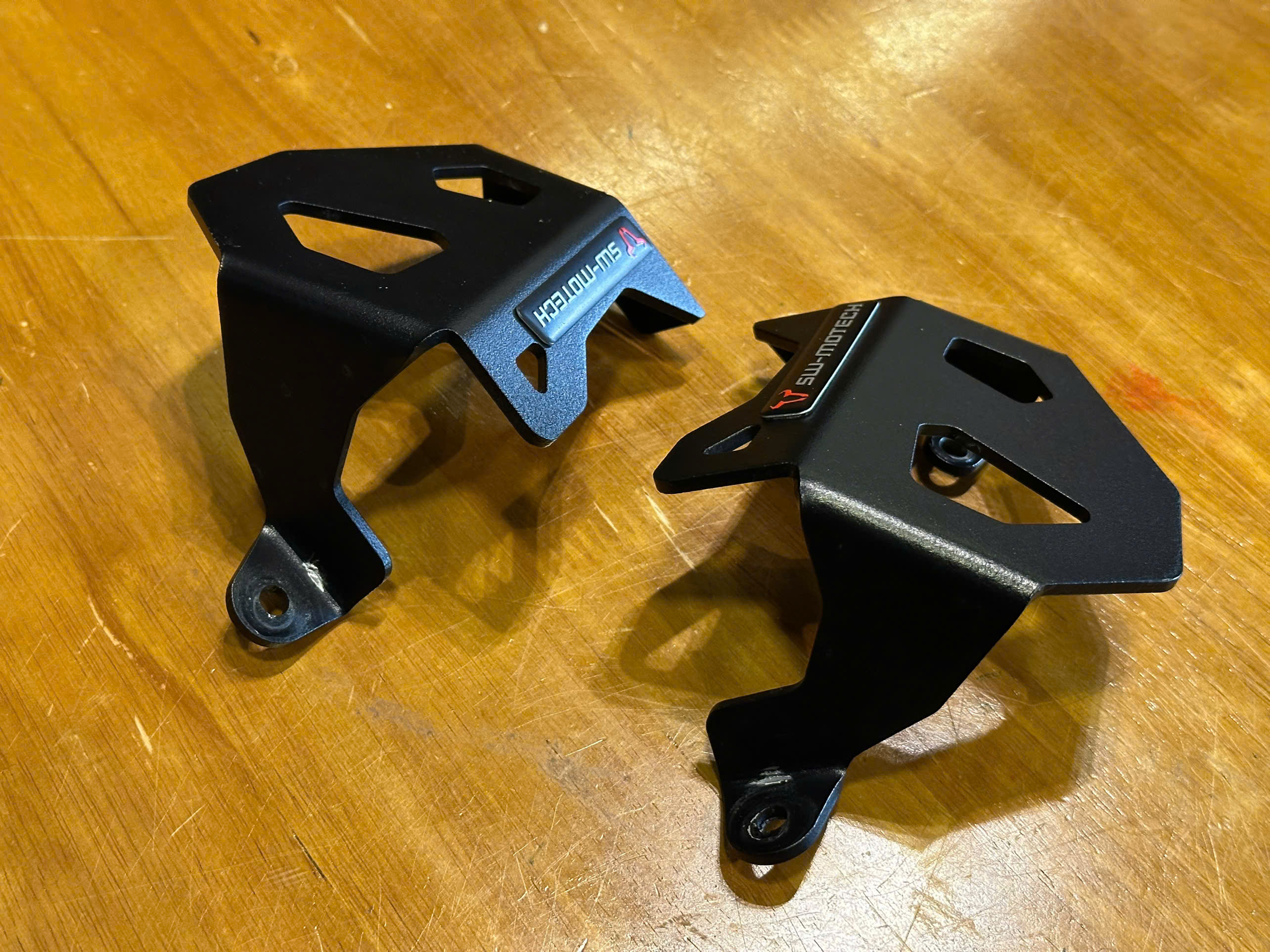 Bảo vệ kim phun SW Motech BMW RNineT - 589KG