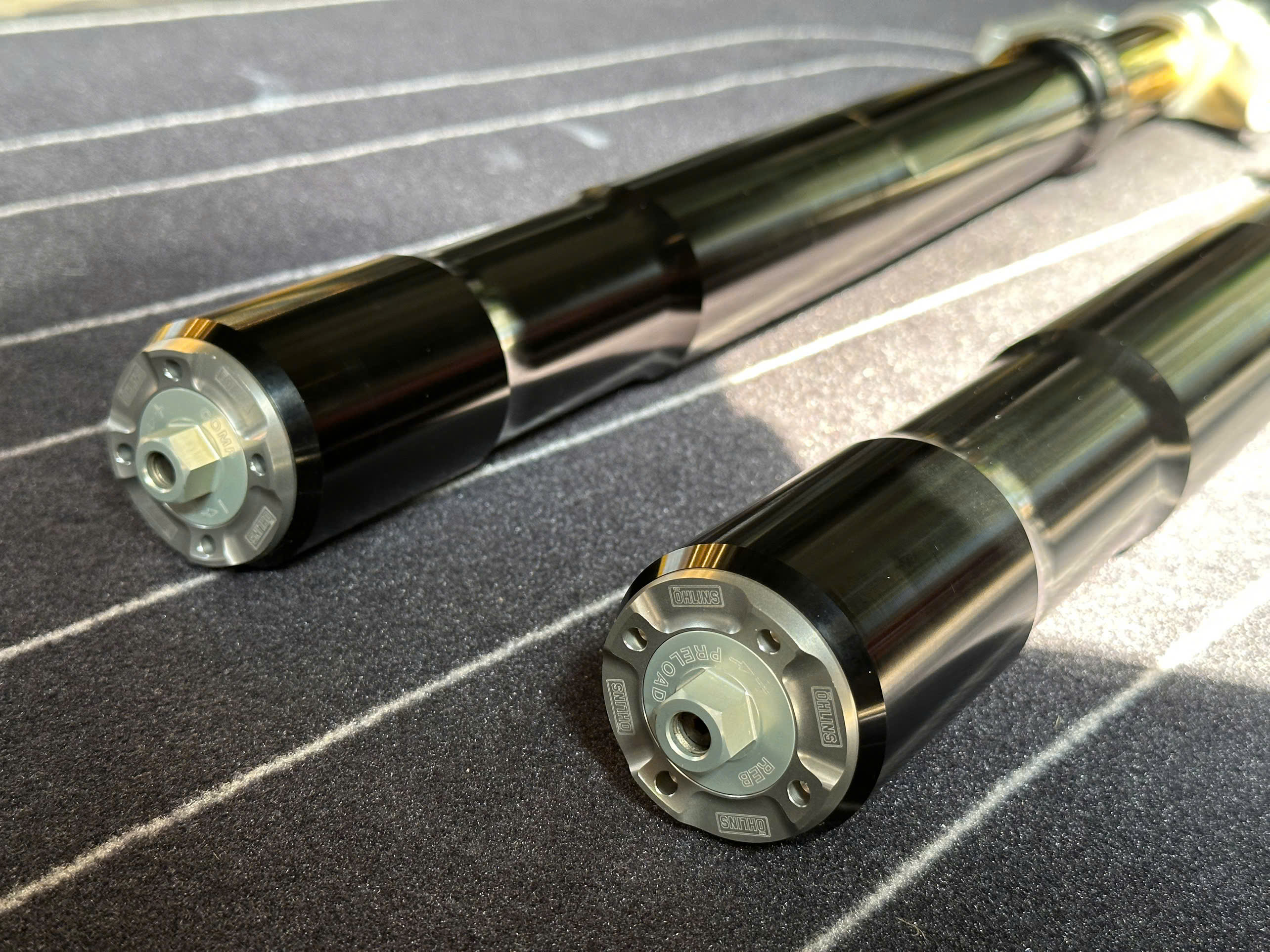 Phuộc trước Ohlins USD FGRT 227 cho BMW RNineT - 599KG