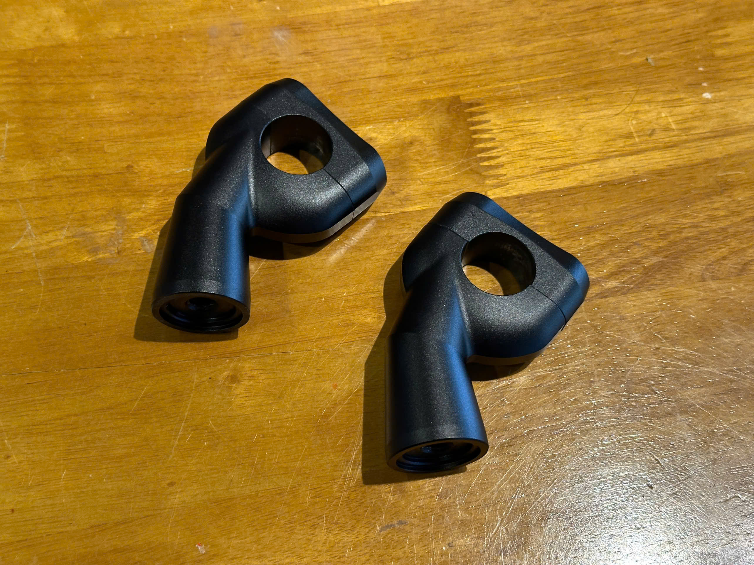 Cùm nâng ghi đông CNC Triumph T100/T120 25mm - 600