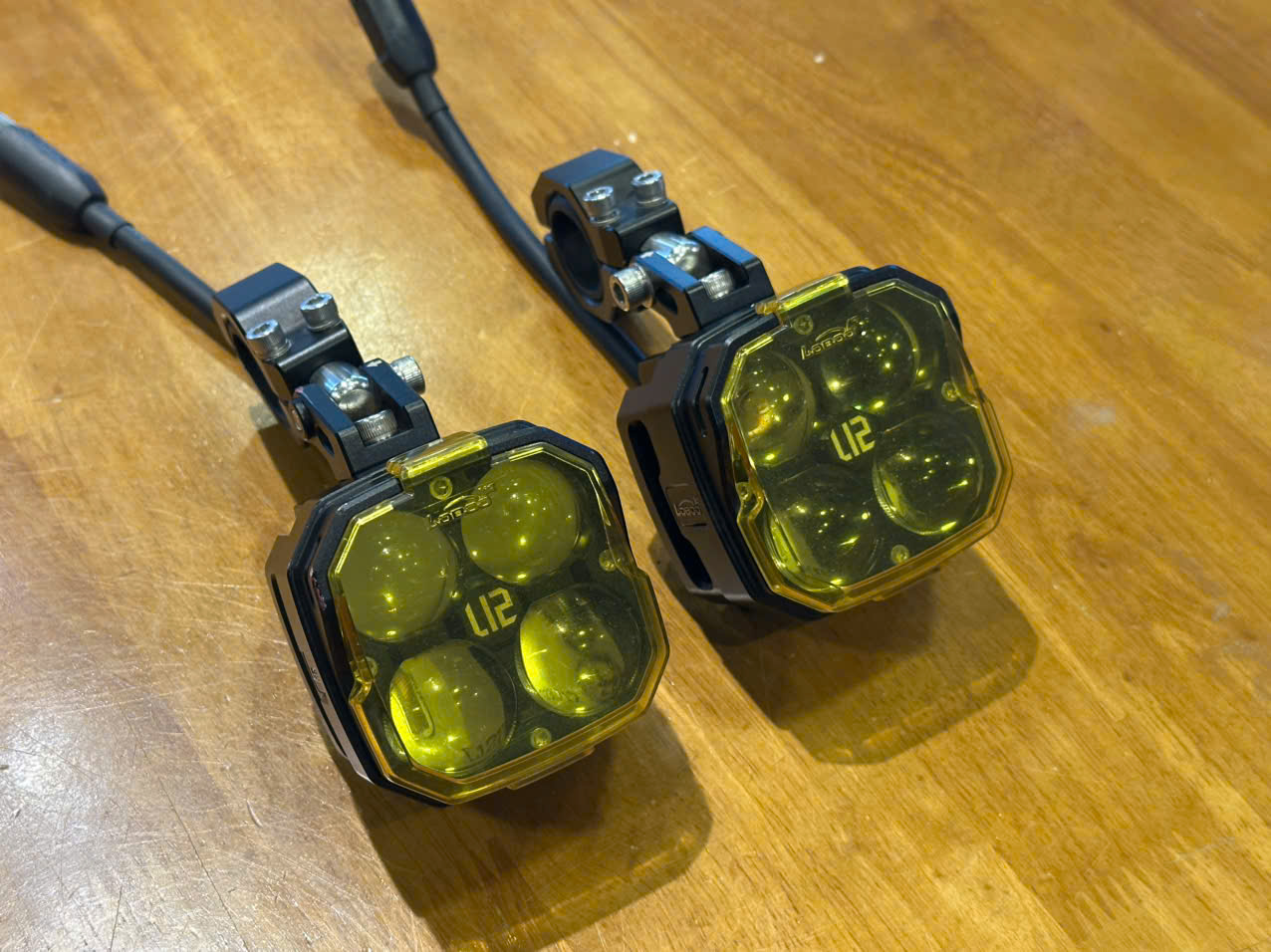 ĐÈN TRỢ SÁNG LOBOO L12 - 601