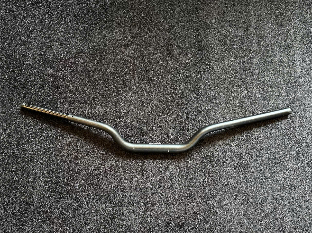 Ghi đông zin Triumph Scrambler 28mm (đen) - 612KG