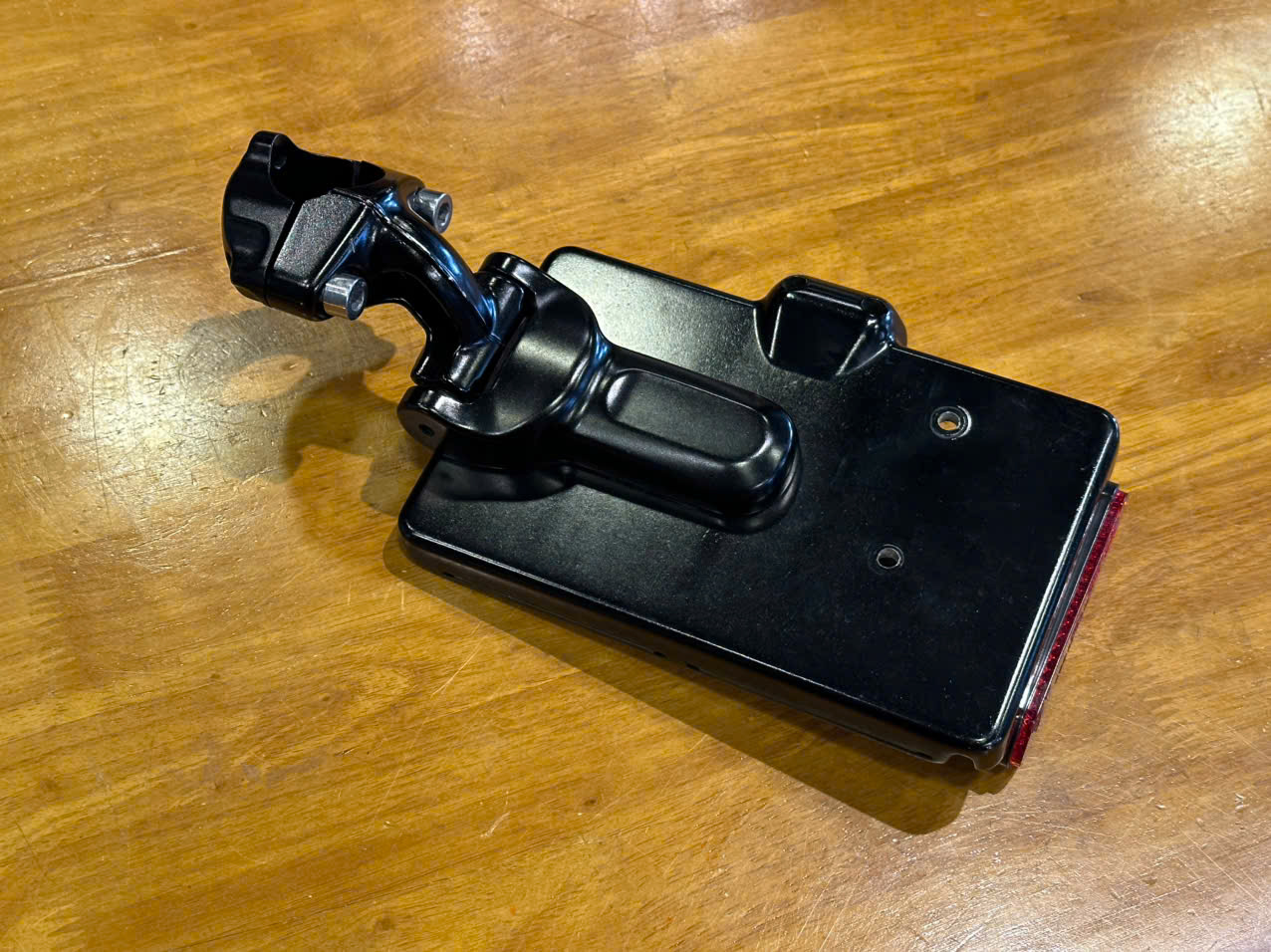 Pát biển số gập Triumph Bobber - 615