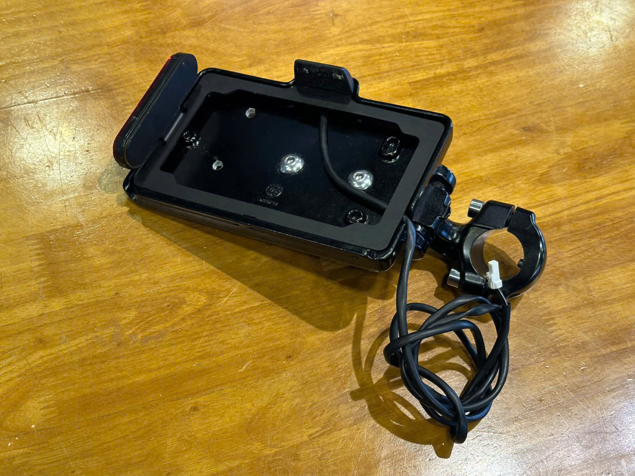 Pát biển số gập Triumph Bobber - 615