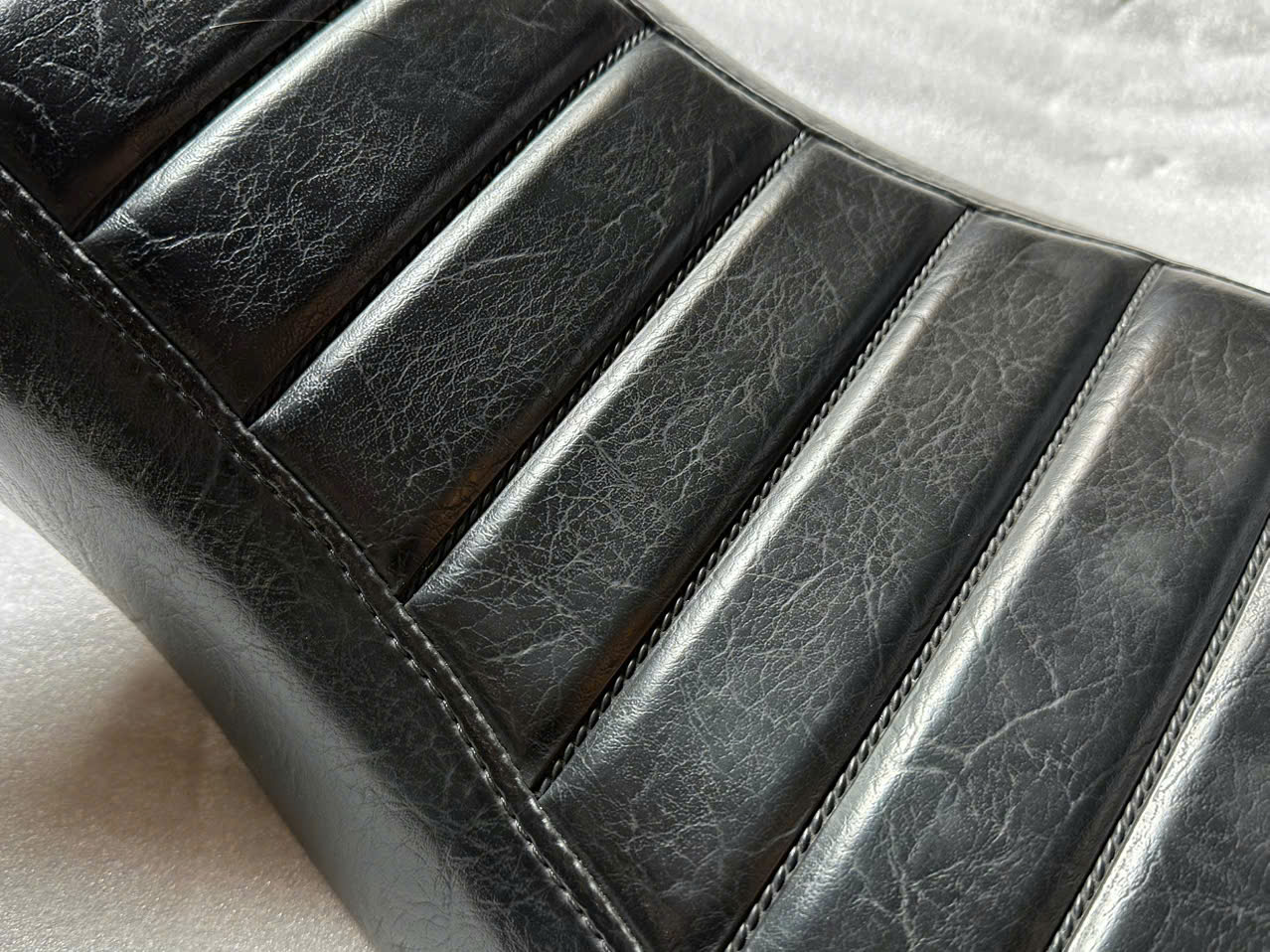 Yên unit garage cho BMW Rninet - 618 KG