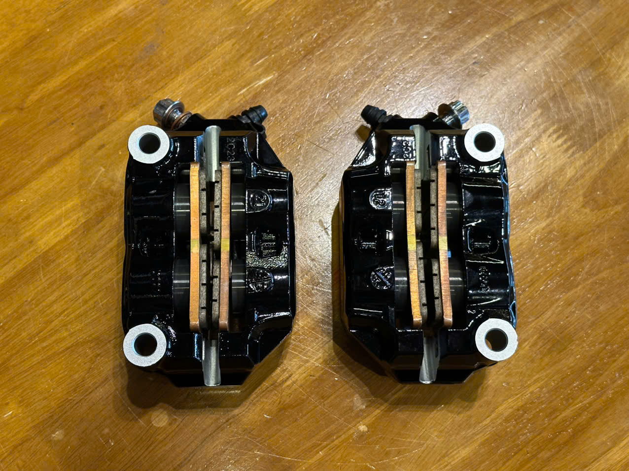 Cặp heo Brembo Stylema 4 pis đen bóng - 621KG