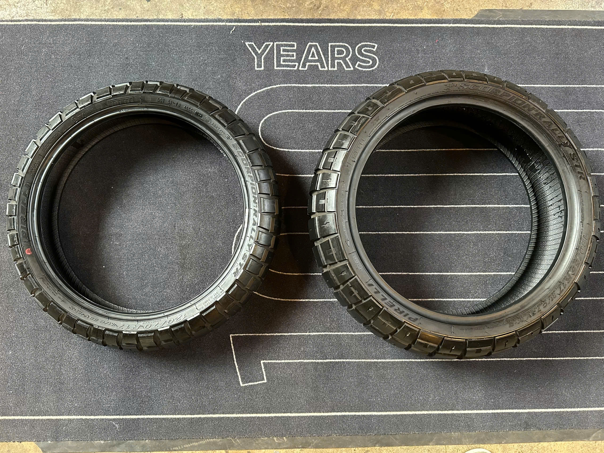 Cặp vỏ Pirelli Scorpion Rally STR 180/55-17 120/70-17 - 623 KG