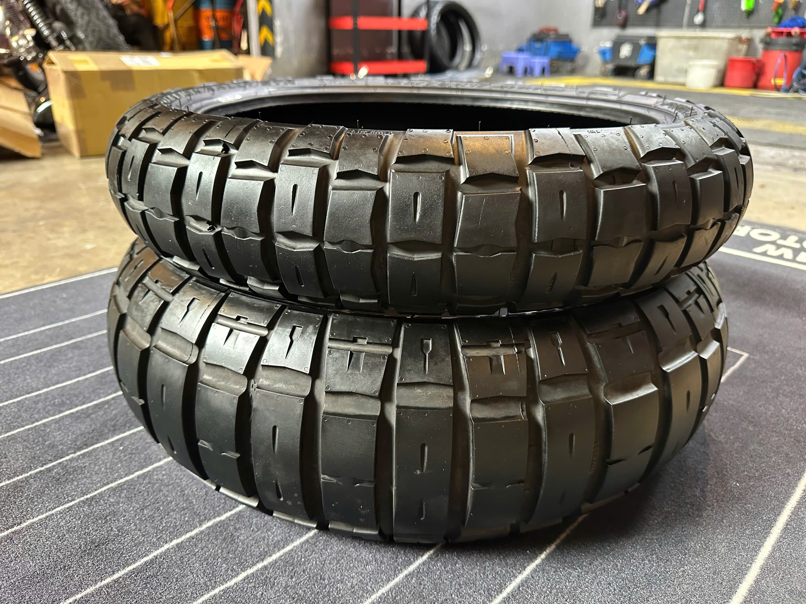 Cặp vỏ Pirelli Scorpion Rally STR 180/55-17 120/70-17 - 623 KG