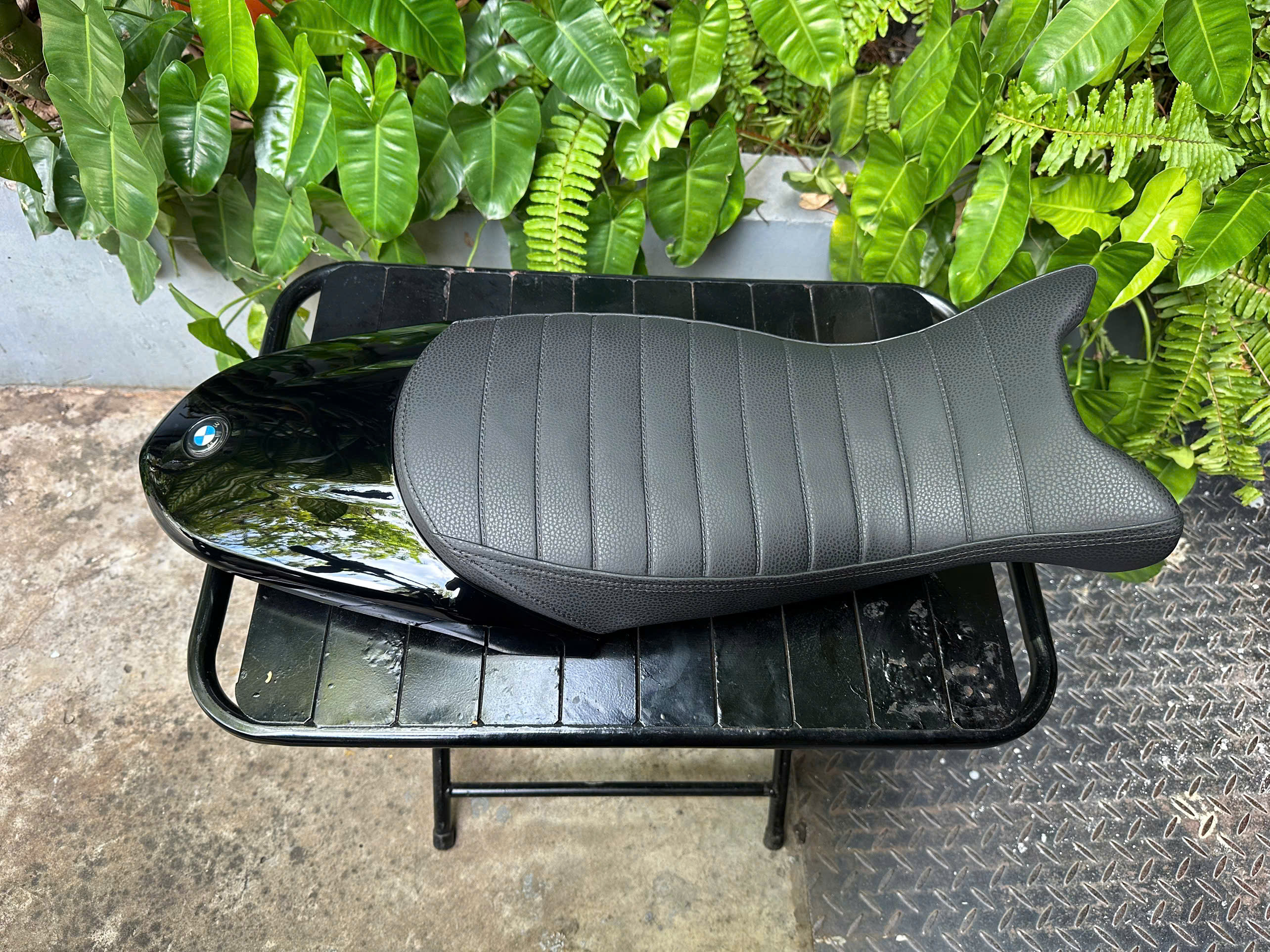 Yên solo cho Bmw Rninet - 657KG