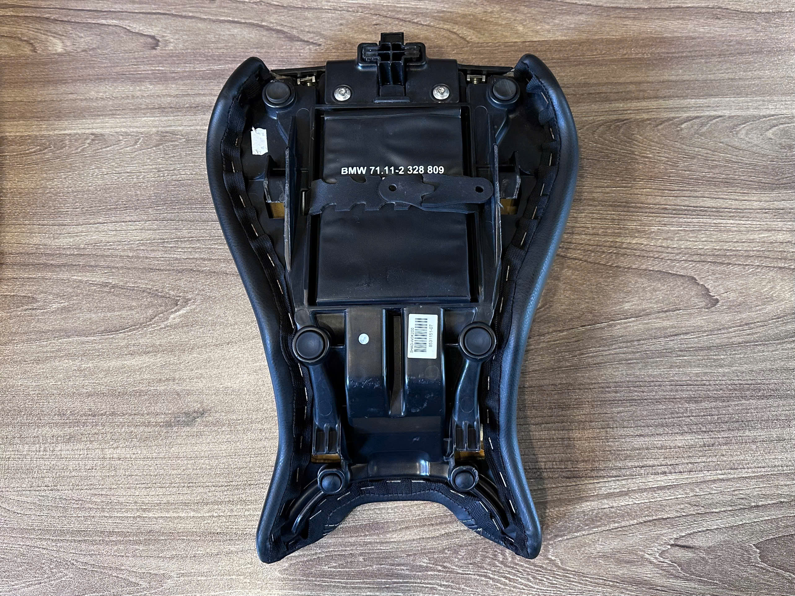 Yên trước zin cho BMW Rninet - 518KG