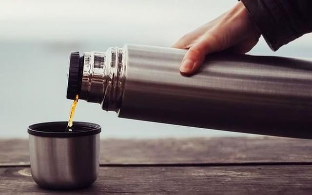 Những lưu ý cần nhớ khi sử dụng bình giữ nhiệt để tránh ngộ độc, thậm