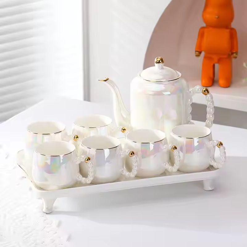 Bộ tách trà phong cách Anh sứ xương viền vàng Ruby