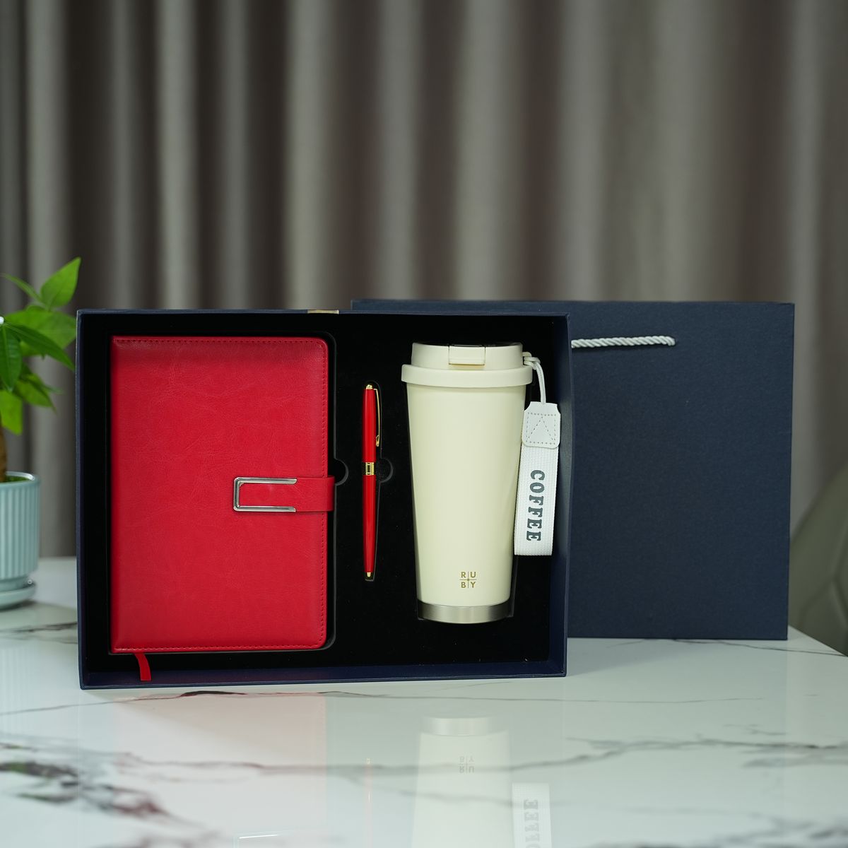 Set quà tặng nhà Ruby bền đẹp và tiện lợi