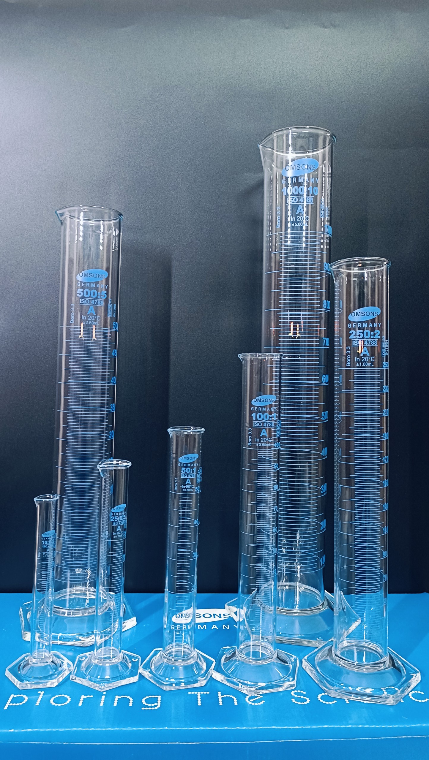 Ống đong thủy tinh 10ml Class A, đế lục giác, Hãng OMSONS GERMANY
