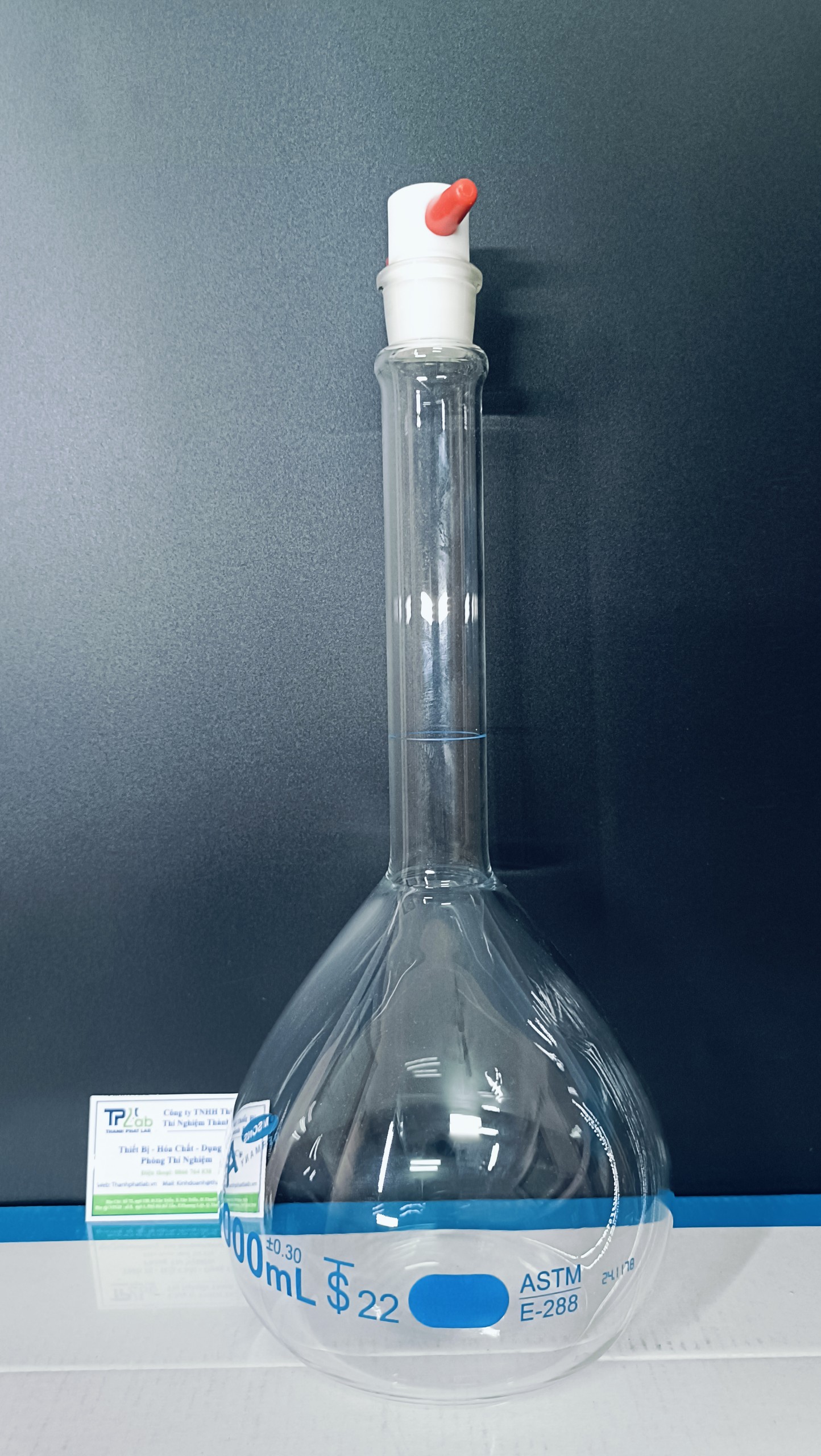 Bình định mức trắng 1000ml, khóa nhựa, Class A, Hãng OMSONS GERMANY