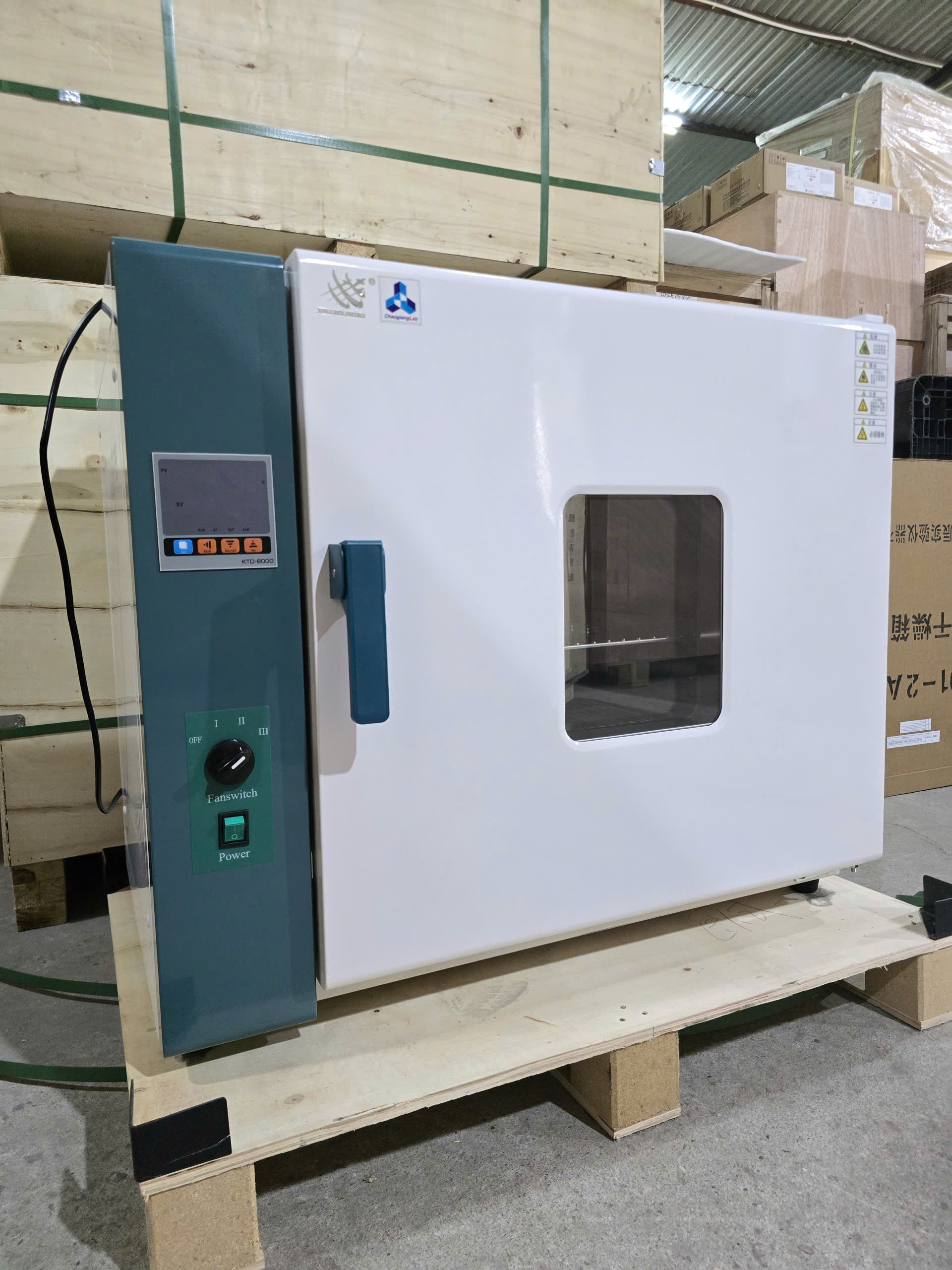 Tủ sấy 72 lít 101-1AB hãng xingchen, Trung Quốc