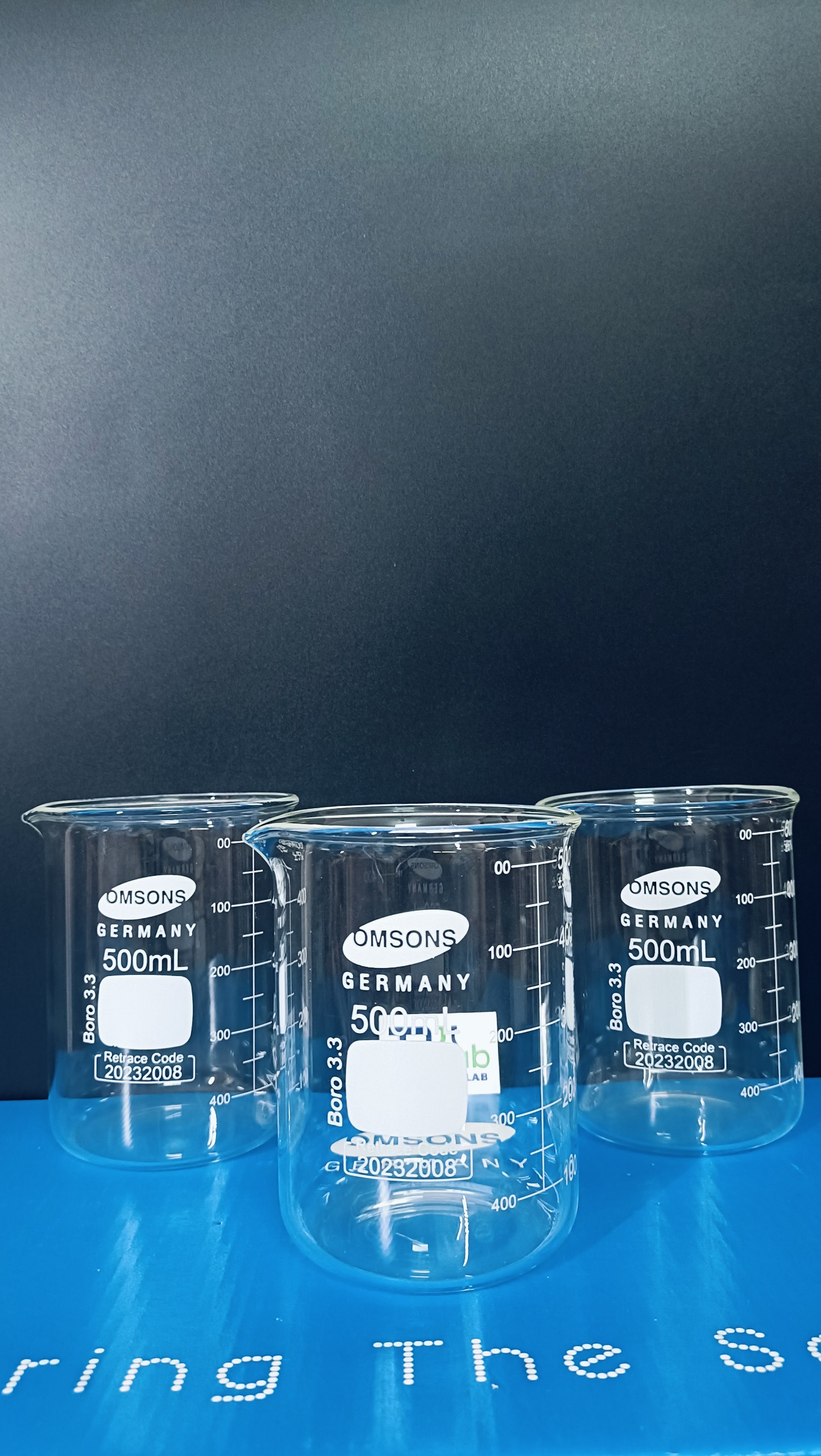 Cốc thủy tinh 500ml có mỏ, chia vạch, Hãng OMSONS GERMANY