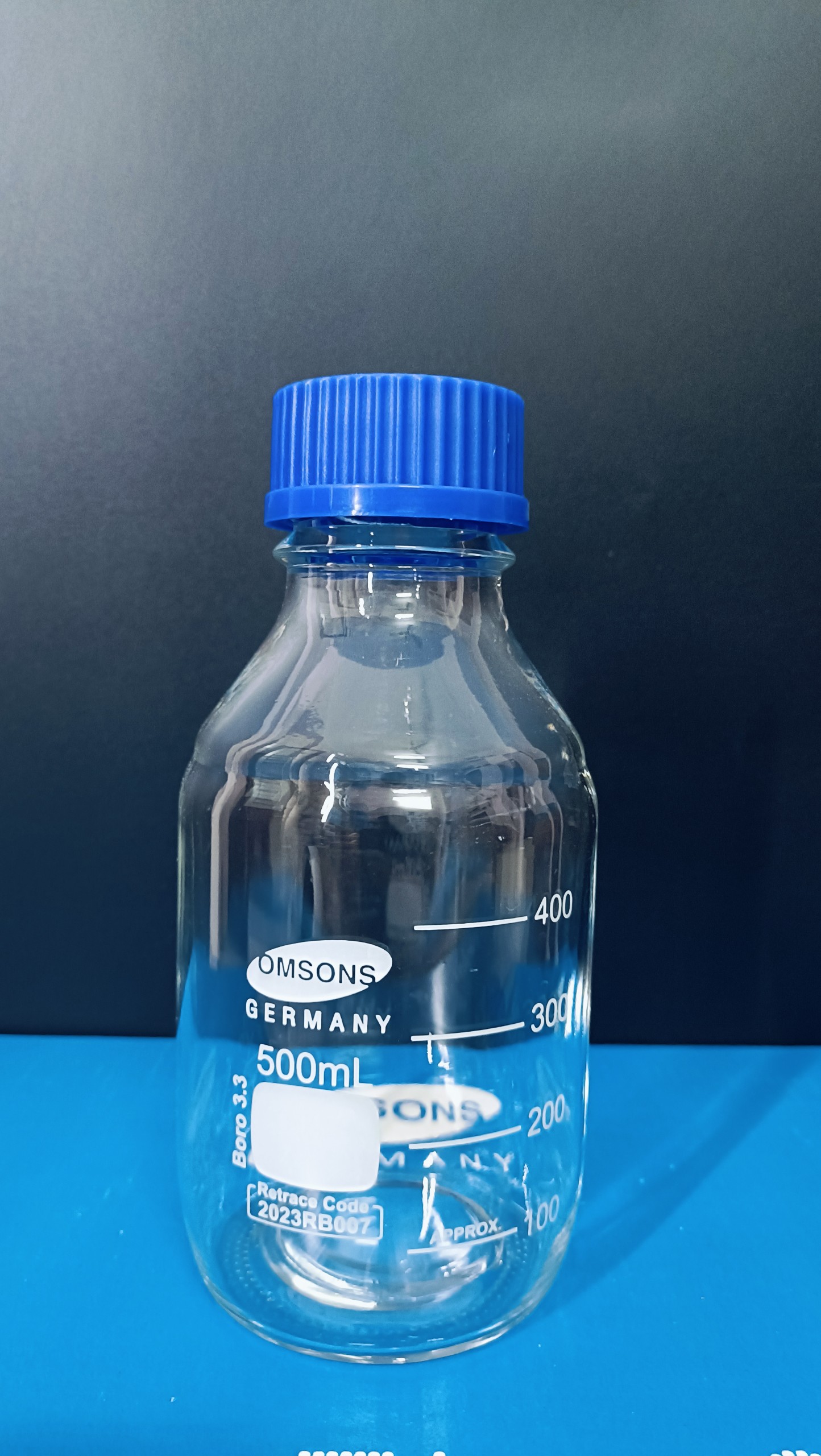 Chai trung tính trắng nắp vặn xanh 500ml, Hãng OMSONS GERMANY
