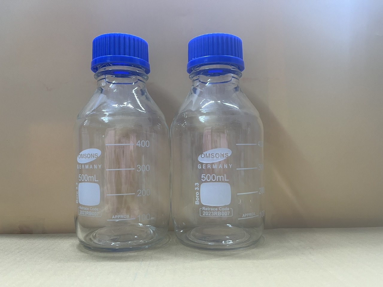 Chai trung tính trắng nắp vặn xanh 500ml, Hãng OMSONS GERMANY