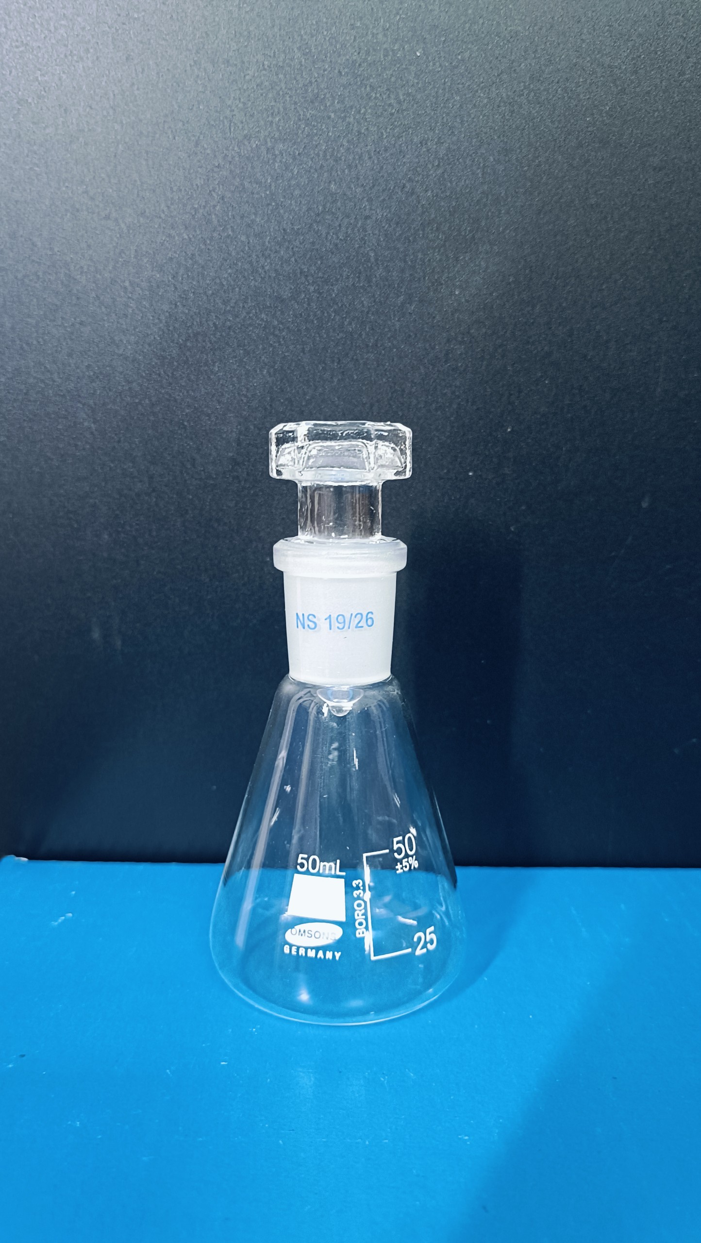 Bình tam giác có nút 50ml N19/26, Hãng OMSONS GERMANY