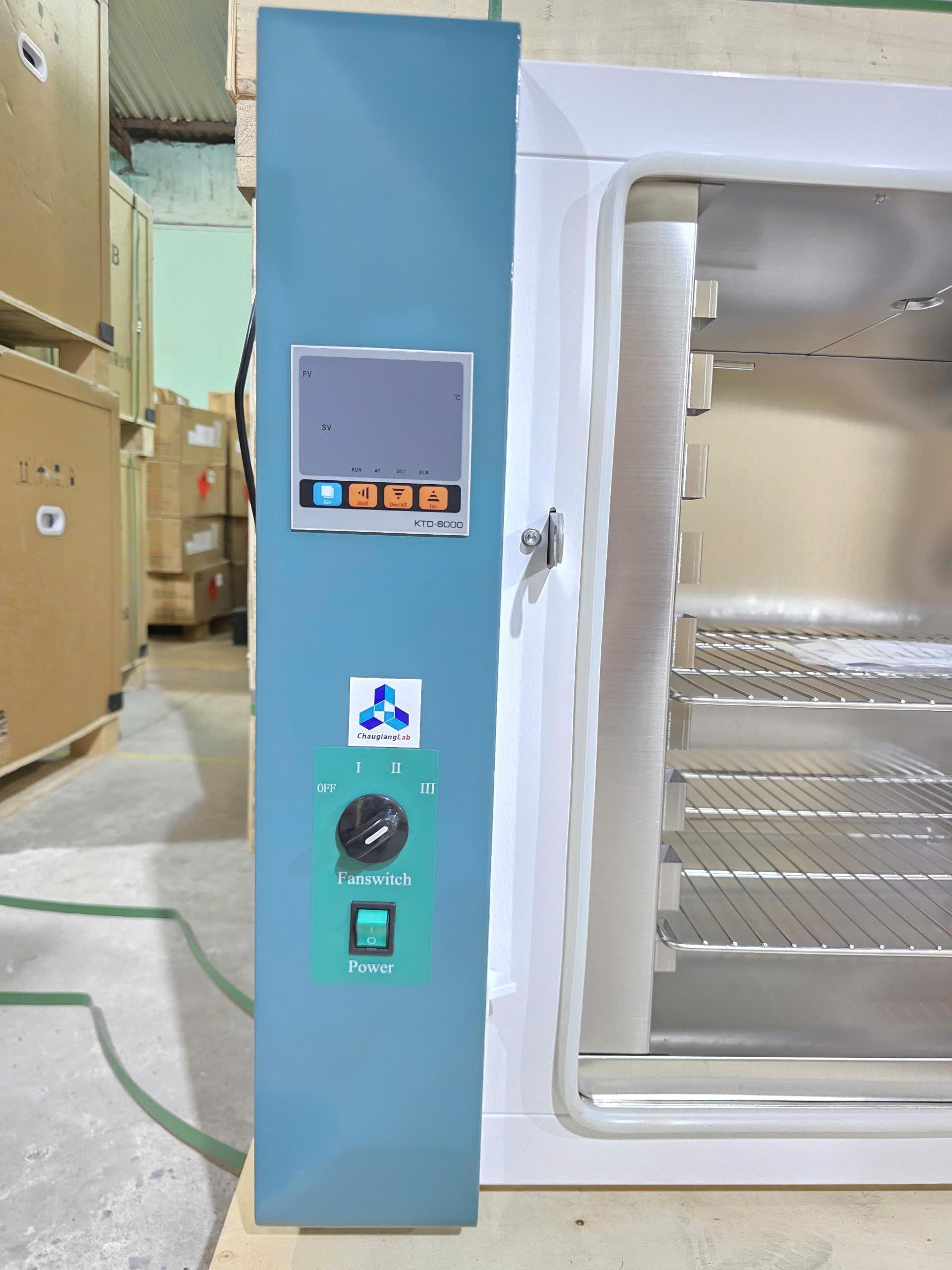 Tủ sấy 210 lít 101-3AB hãng xingchen, Trung Quốc