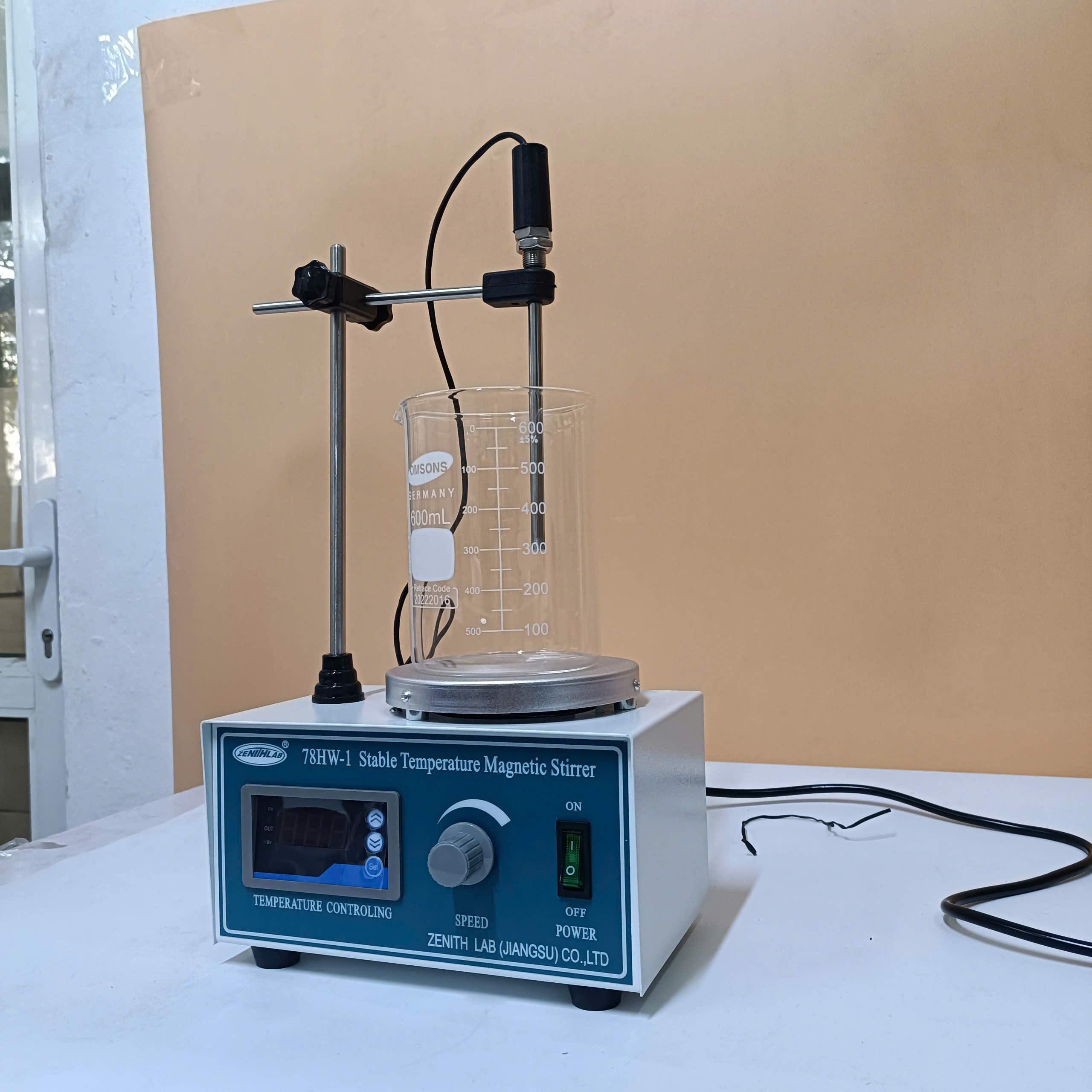 Máy khuấy từ gia nhiệt hiển thị số model: 78HW-1 hãng ZENITHLAB