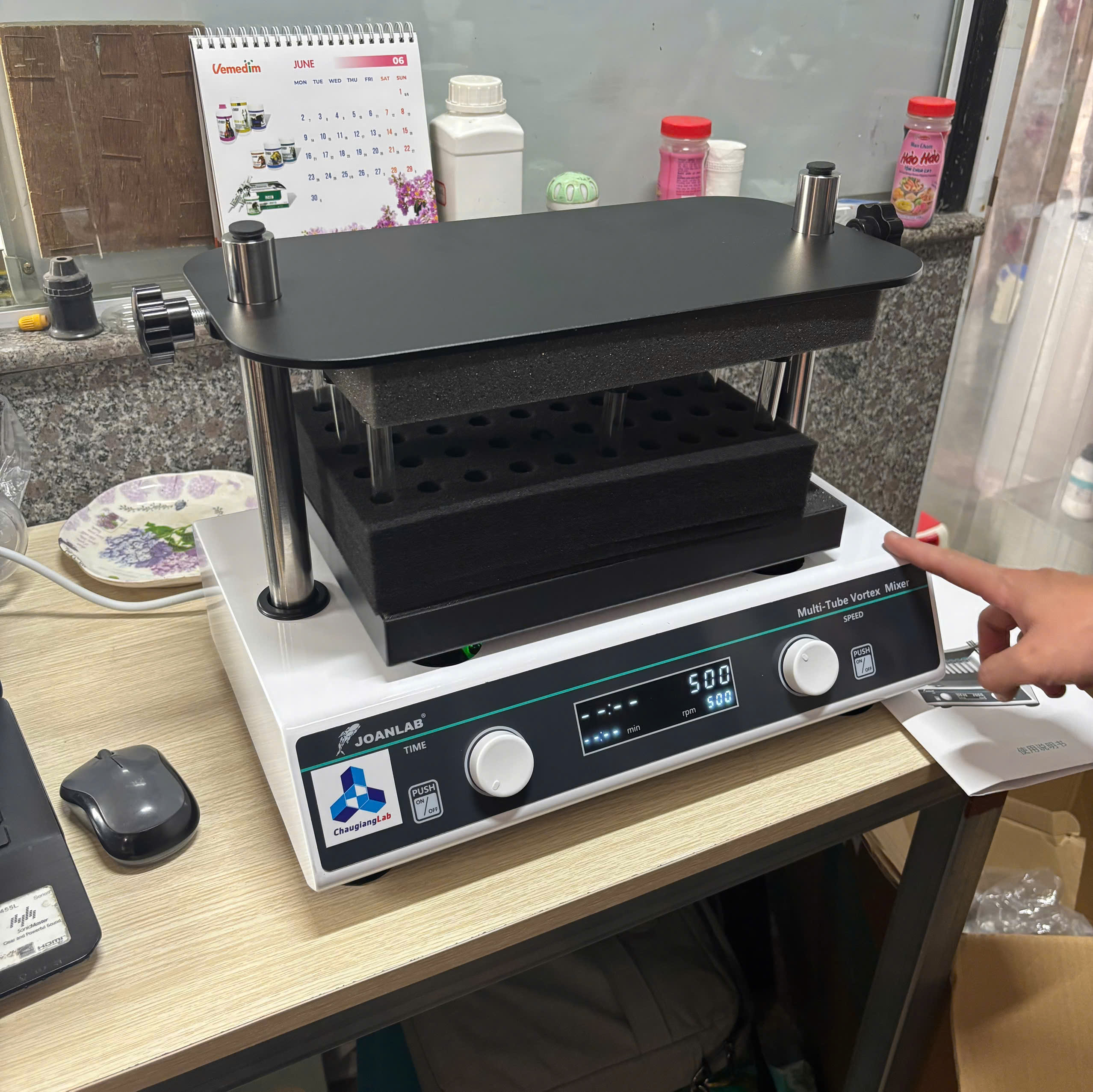 Máy lắc ống nghiệm VM800Pro hãng JOANLAB Trung Quốc