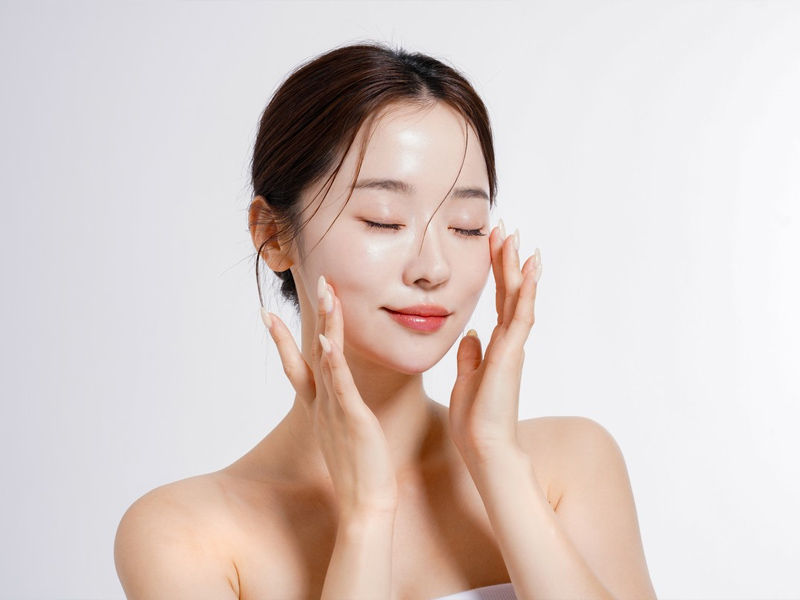 Uống đủ nước lọc mỗi ngày - bí quyết đơn giản nhất để sở hữu làn da đẹp, căng mịn, tràn đầy sức sống.