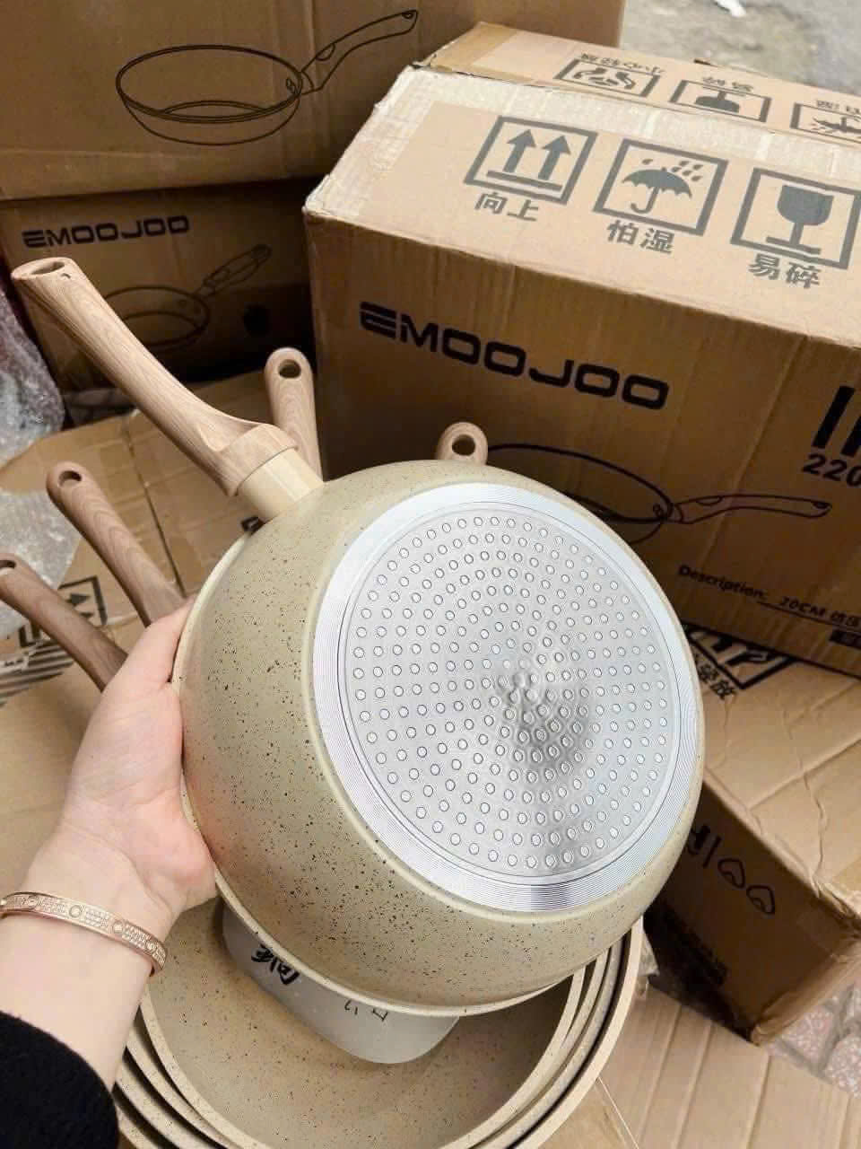 CHẢO SÂU LÒNG ĐÁY TỪ VÂN ĐÁ XUẤT NHẬT SIZE 28CM