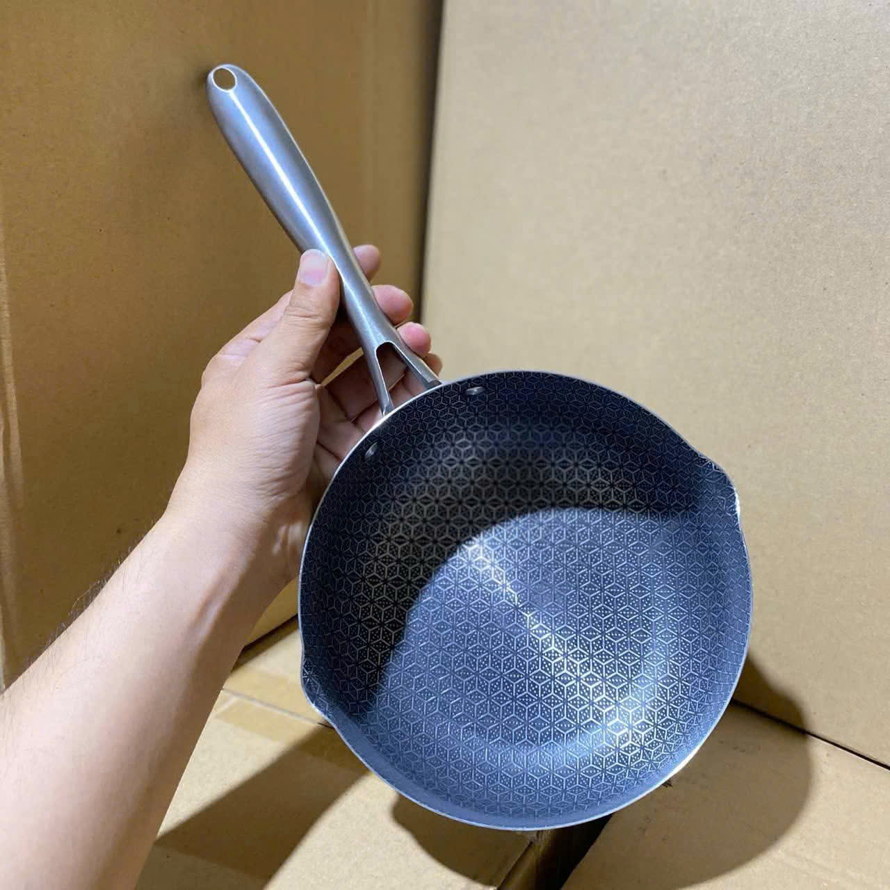 CHẢO SÂU LÒNG ĐÁY TỔ ÔNG CAO CẤP 18CM