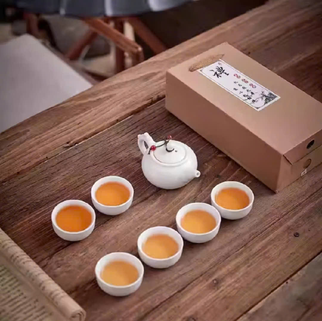 Bộ Ấm Pha Trà Men Ngọc Gồm 1 Bình Và 6 Chén Có Hộp