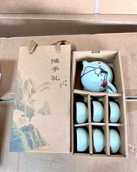 Bộ Ấm Pha Trà Men Ngọc Gồm 1 Bình Và 6 Chén Có Hộp