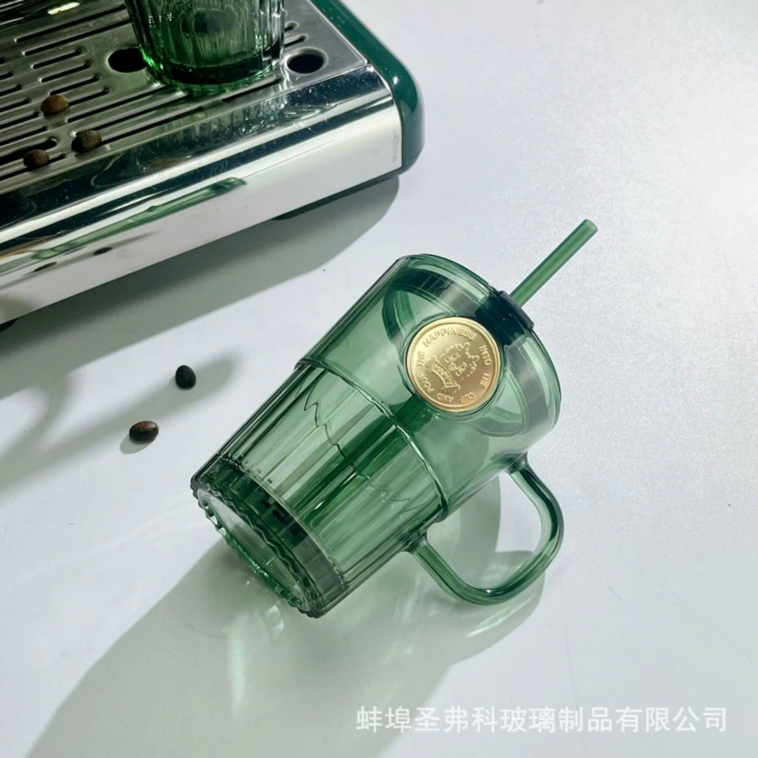 LY THỦY TINH XANH CÓ QUAI 450Ml KÈM ỐNG HÚT