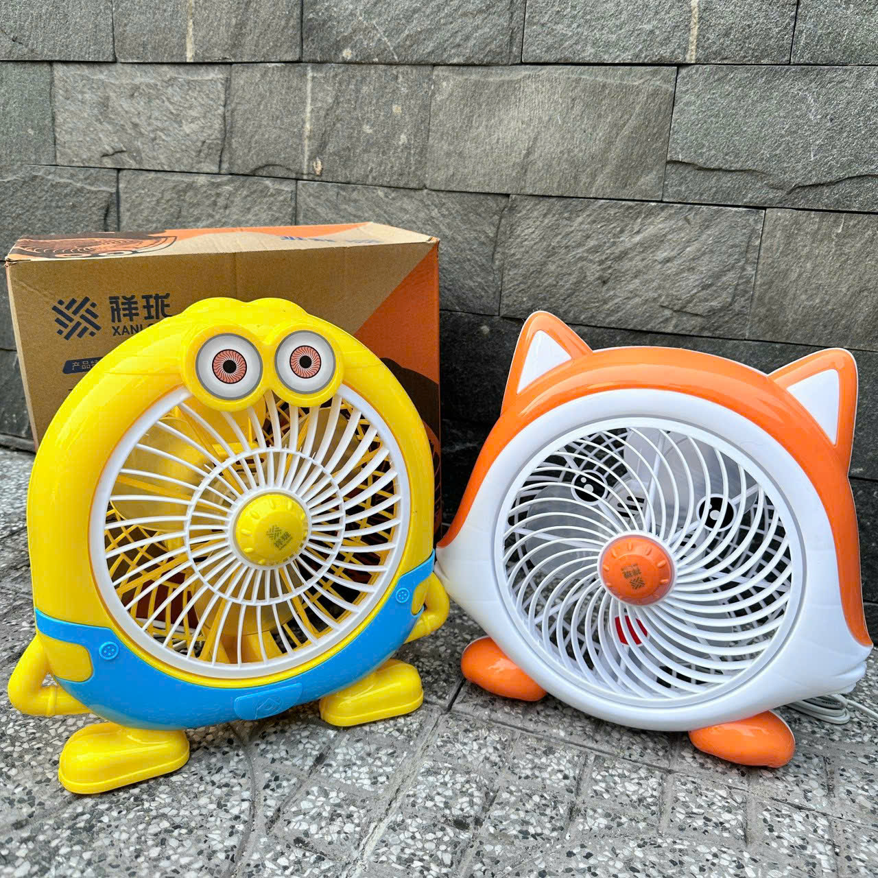 Quạt mini hình thú