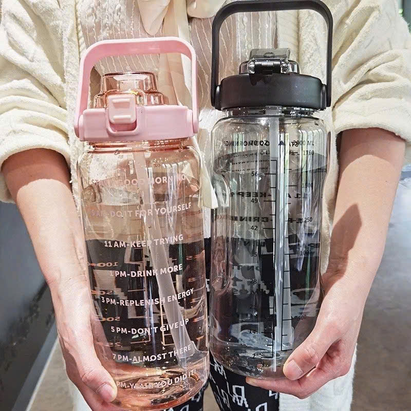 BÌNH NƯỚC NHẮC NHỞ 2L CHIA GIỜ UỐNG