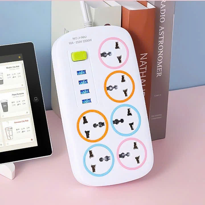 Ổ điện đa năng thông minh 6 lỗ 4 cổng USB tiện dụng