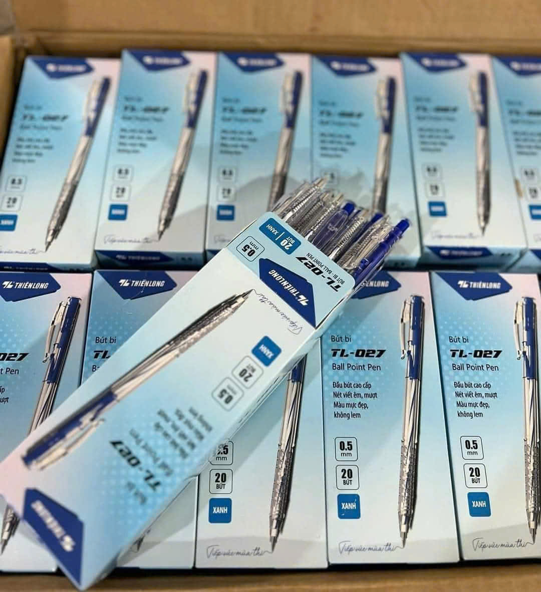 Hộp 20 Bút Bi Xanh Thiên Long