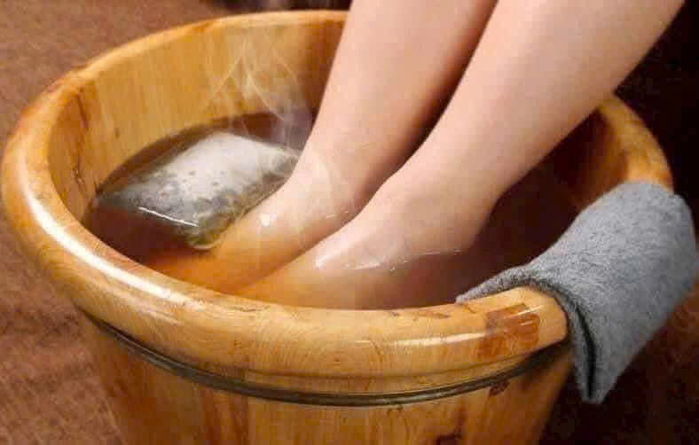 BICH 100 GÓI BỘT THẢO DƯỢC NGÂM CHÂN TÚI LỌC VỊ NGẢI CỨU
