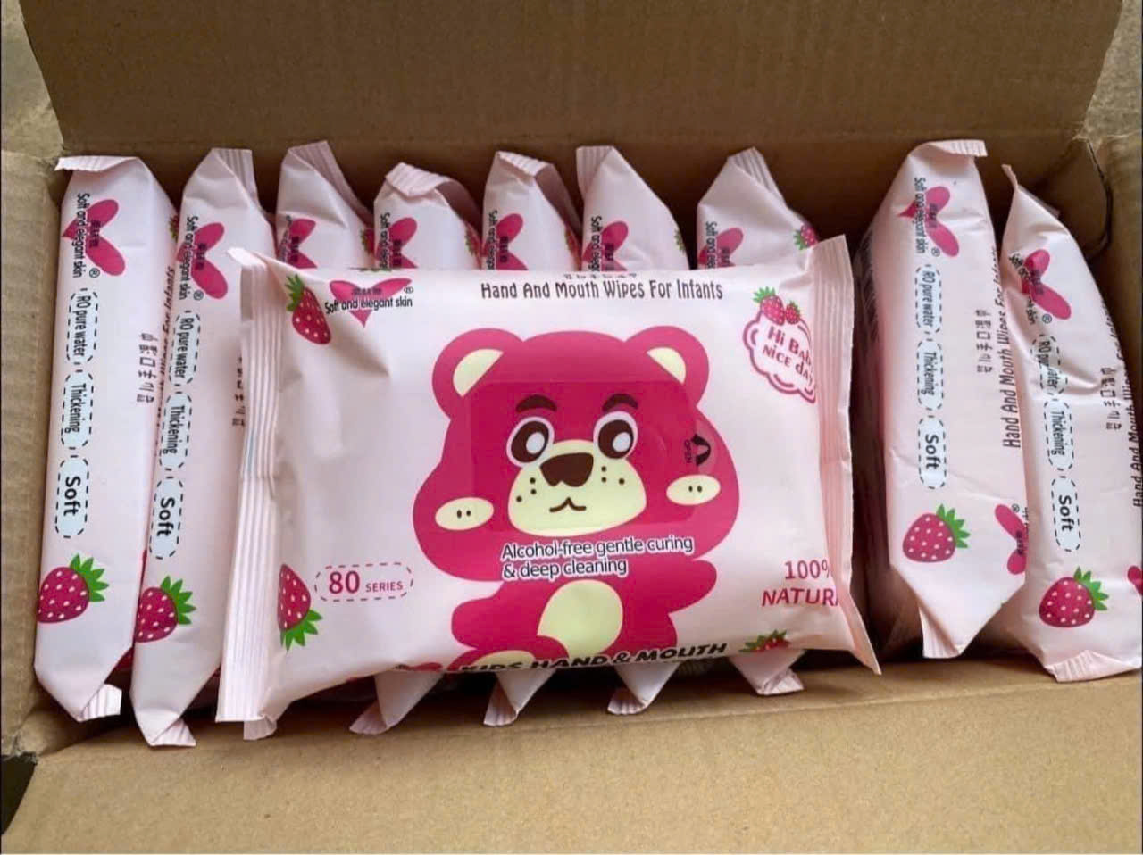 HỘP 10 GÓI  KHĂN GIẤY ƯỚT GẤU DÂU LOSTO