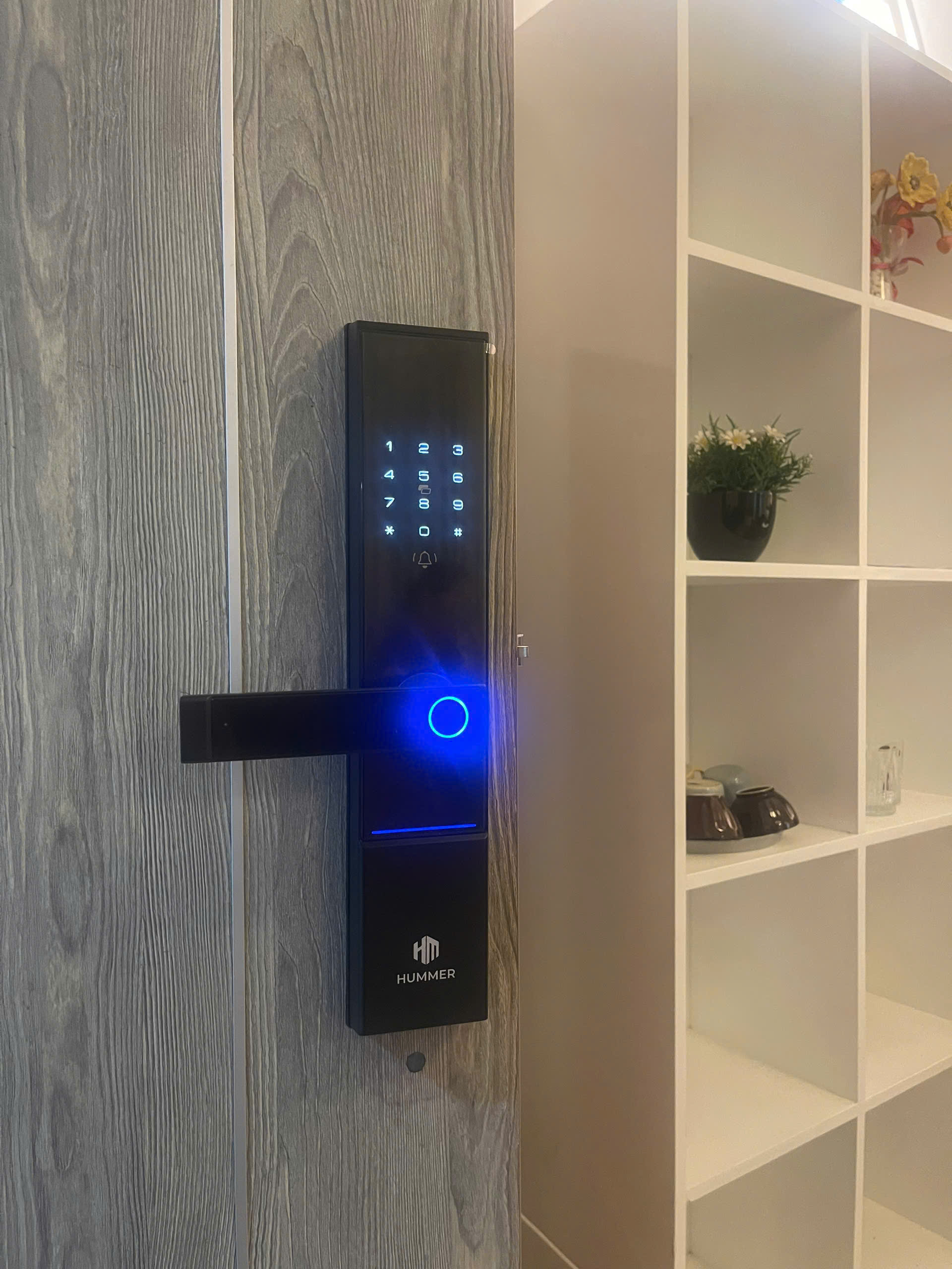 Lắp khóa vân tay Hummer tại Ecopark – Giải pháp bảo mật hiện đại ✨