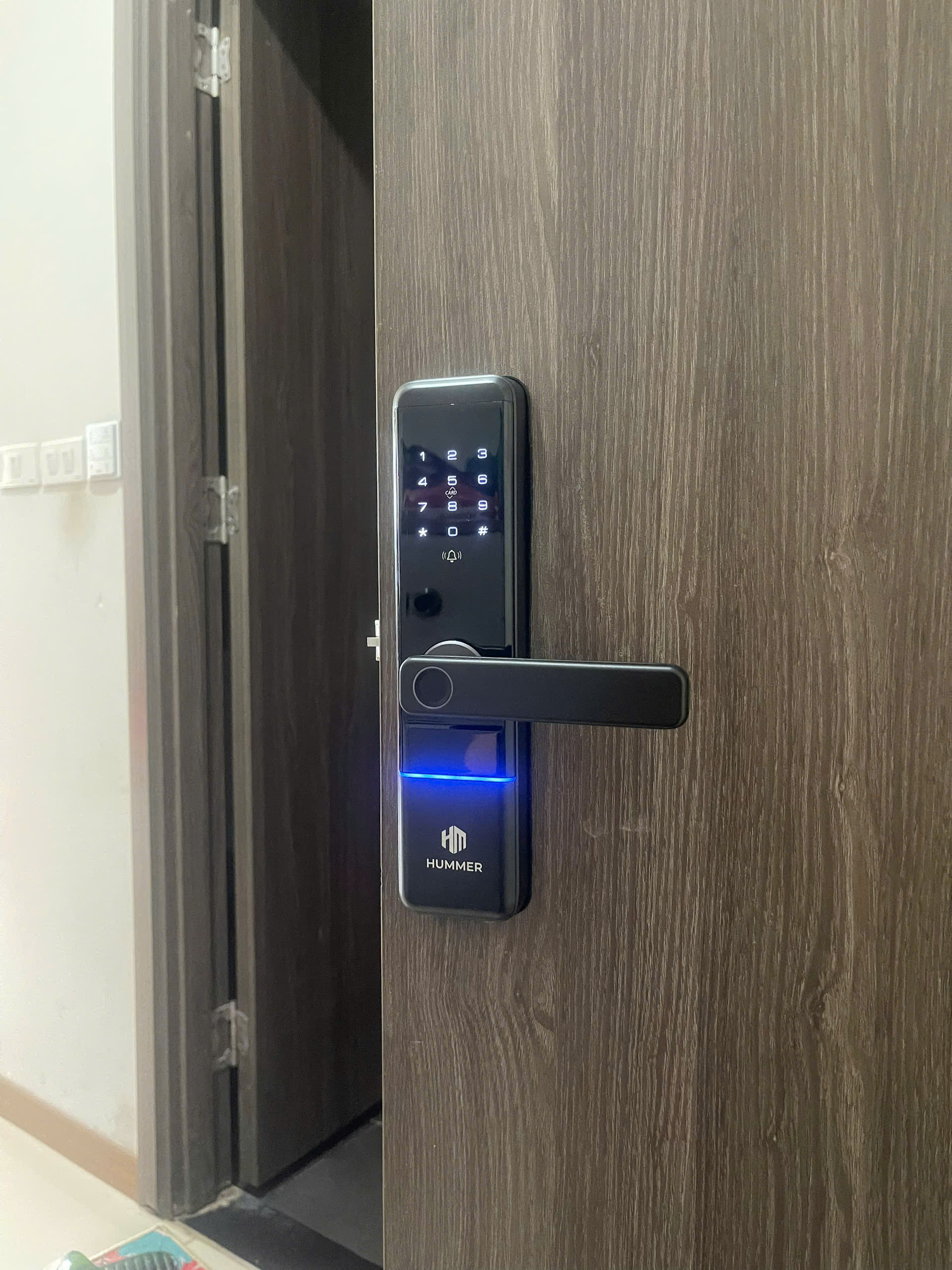 Lắp đặt khóa vân tay Hummer HM-616 tại chung cư Xuân Mai Complex