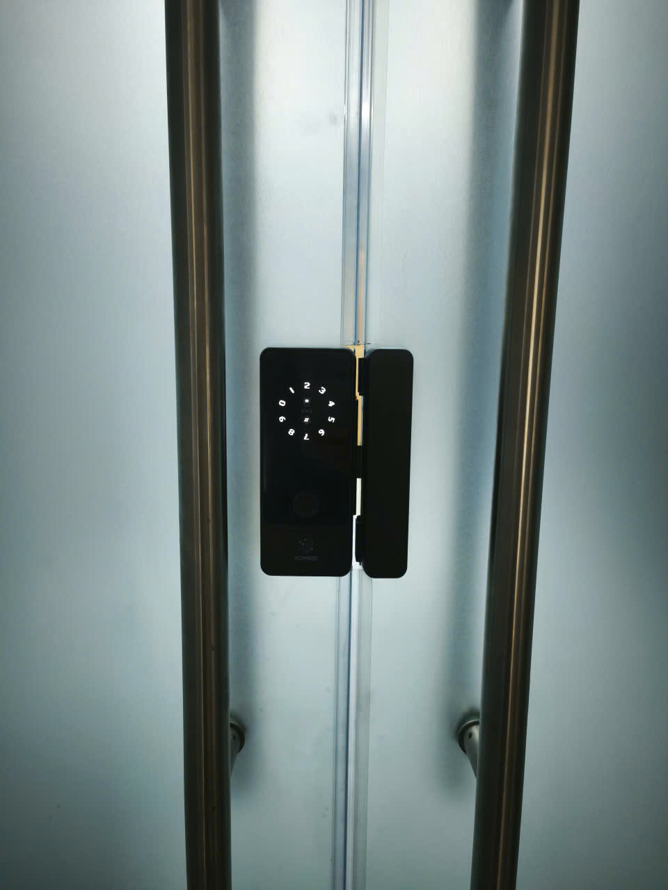 Lắp khóa vân tay cửa kính Hummer HM-K3 tại thành phố Bắc Ninh