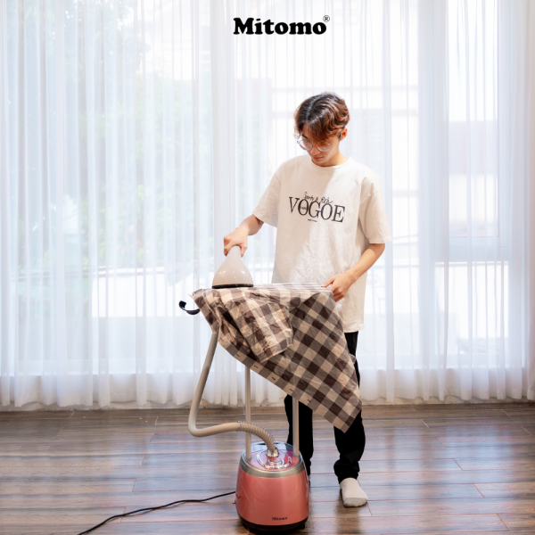 Bàn ủi hơi nước đứng Mitomo GC-559 Màu Hồng Nhạt